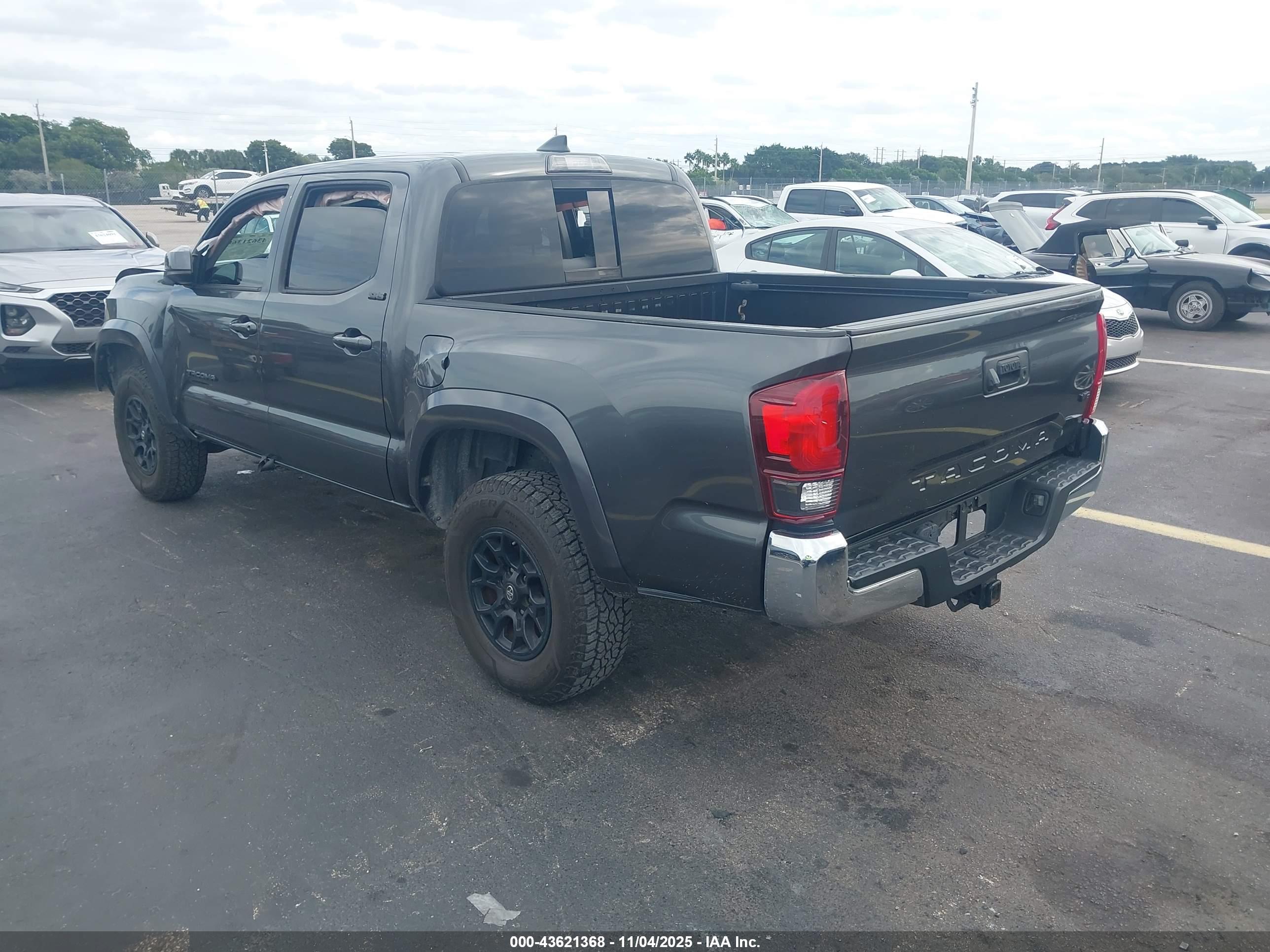 TOYOTA TACOMA image 3