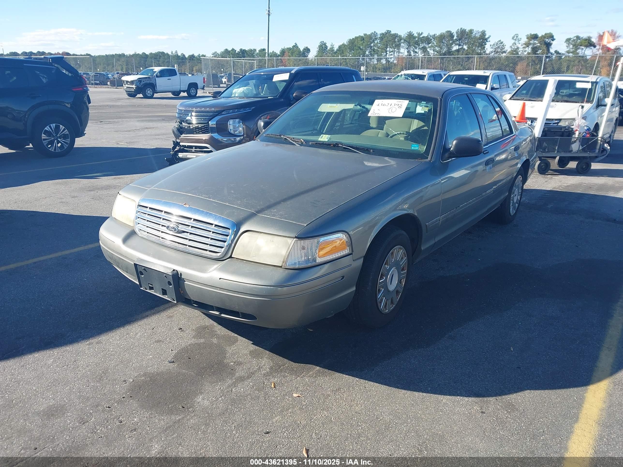 FORD CROWN image 2
