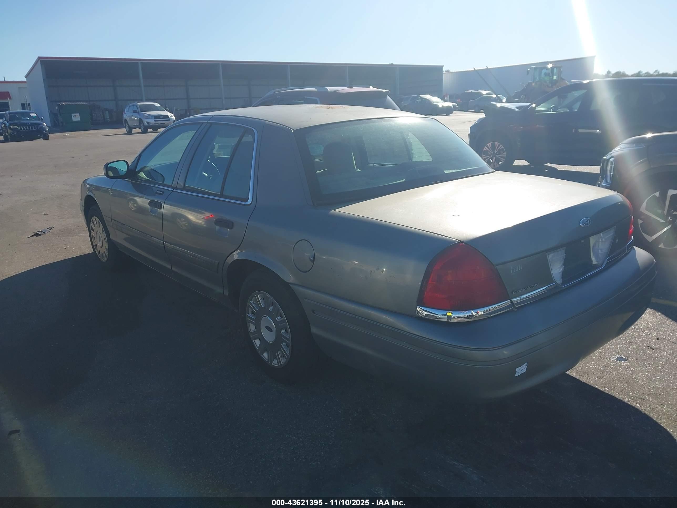 FORD CROWN image 3