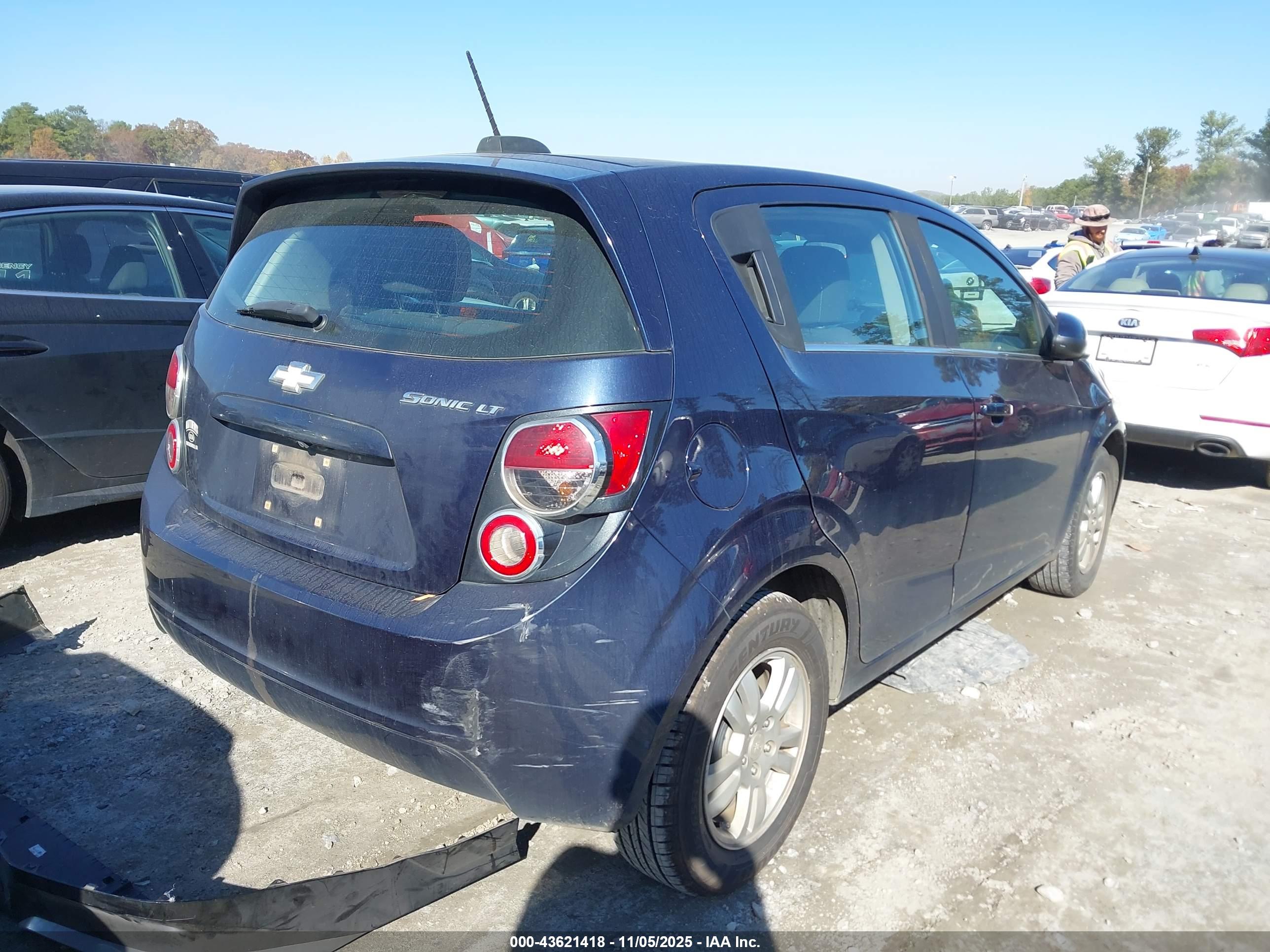 CHEVROLET SONIC image 4