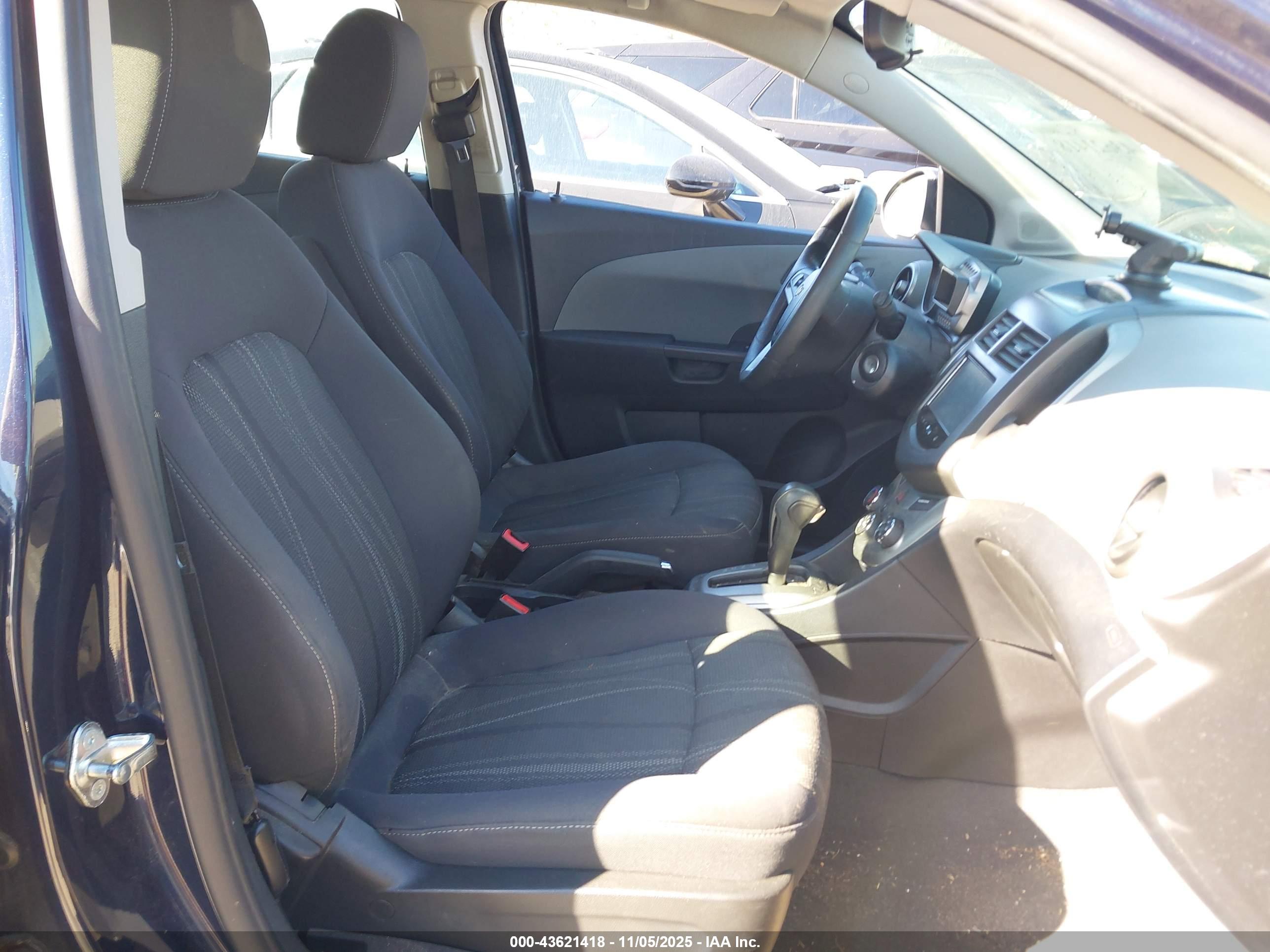 CHEVROLET SONIC image 5