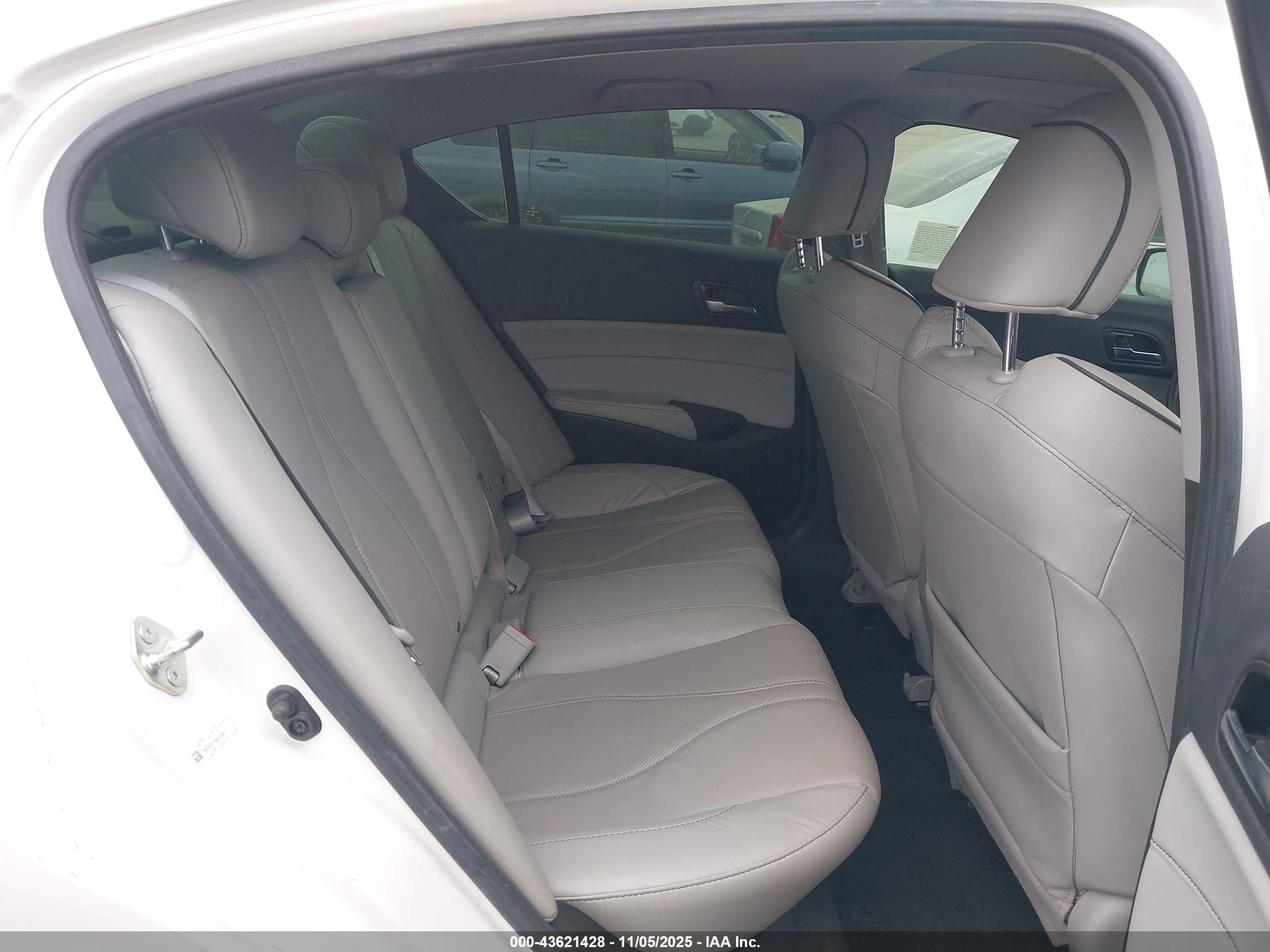ACURA ILX image 8
