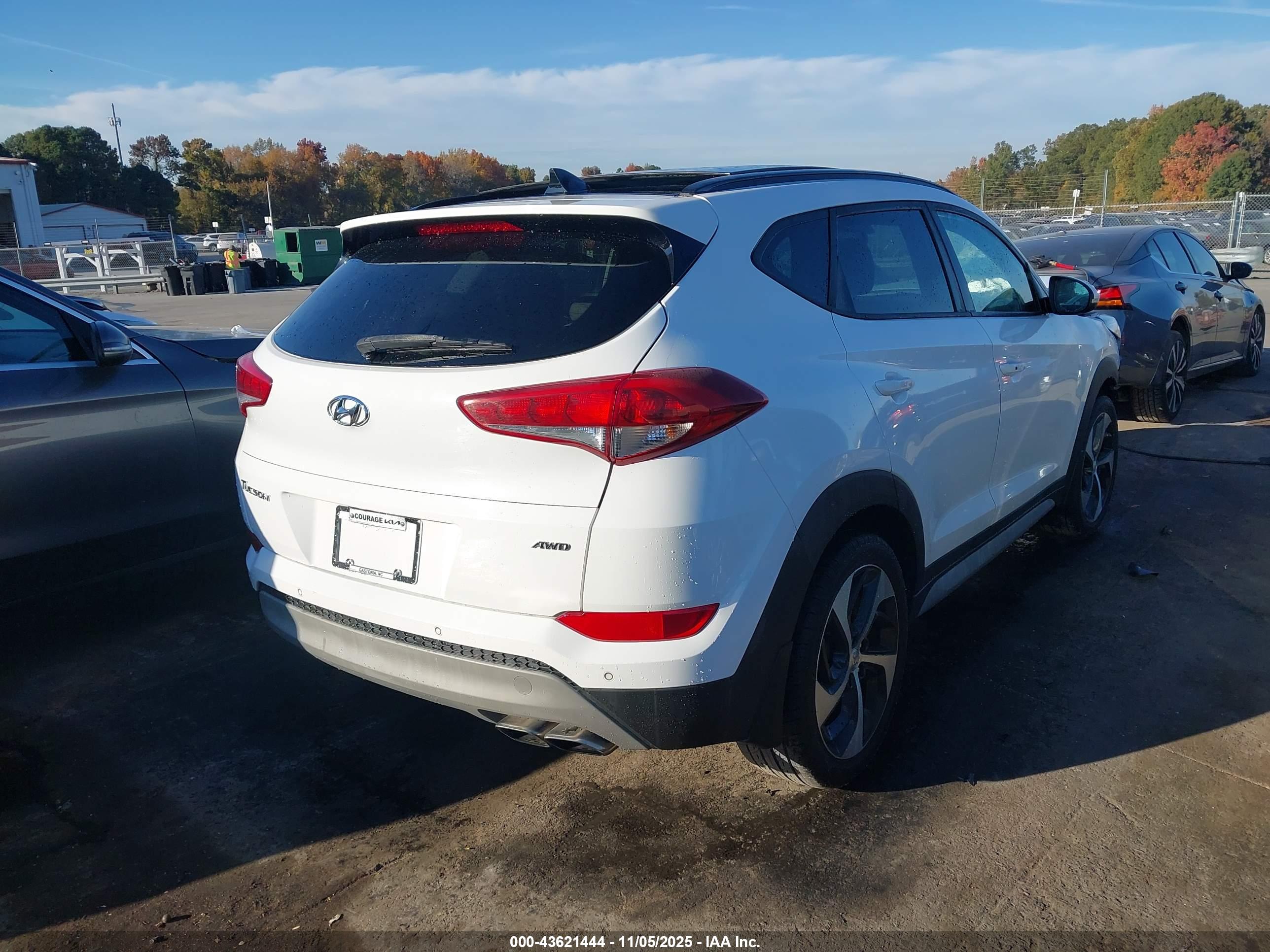HYUNDAI TUCSON image 4