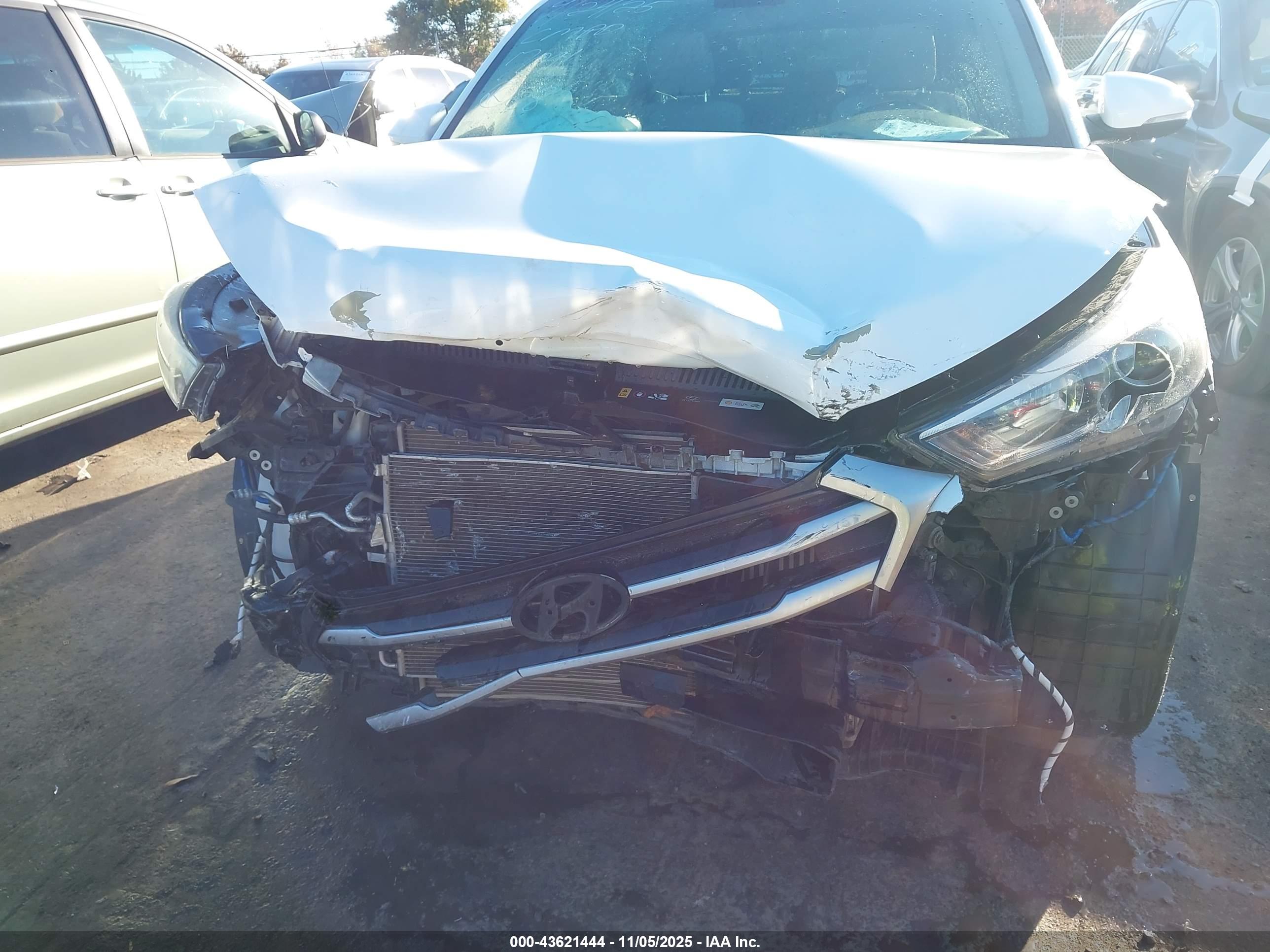 HYUNDAI TUCSON image 6