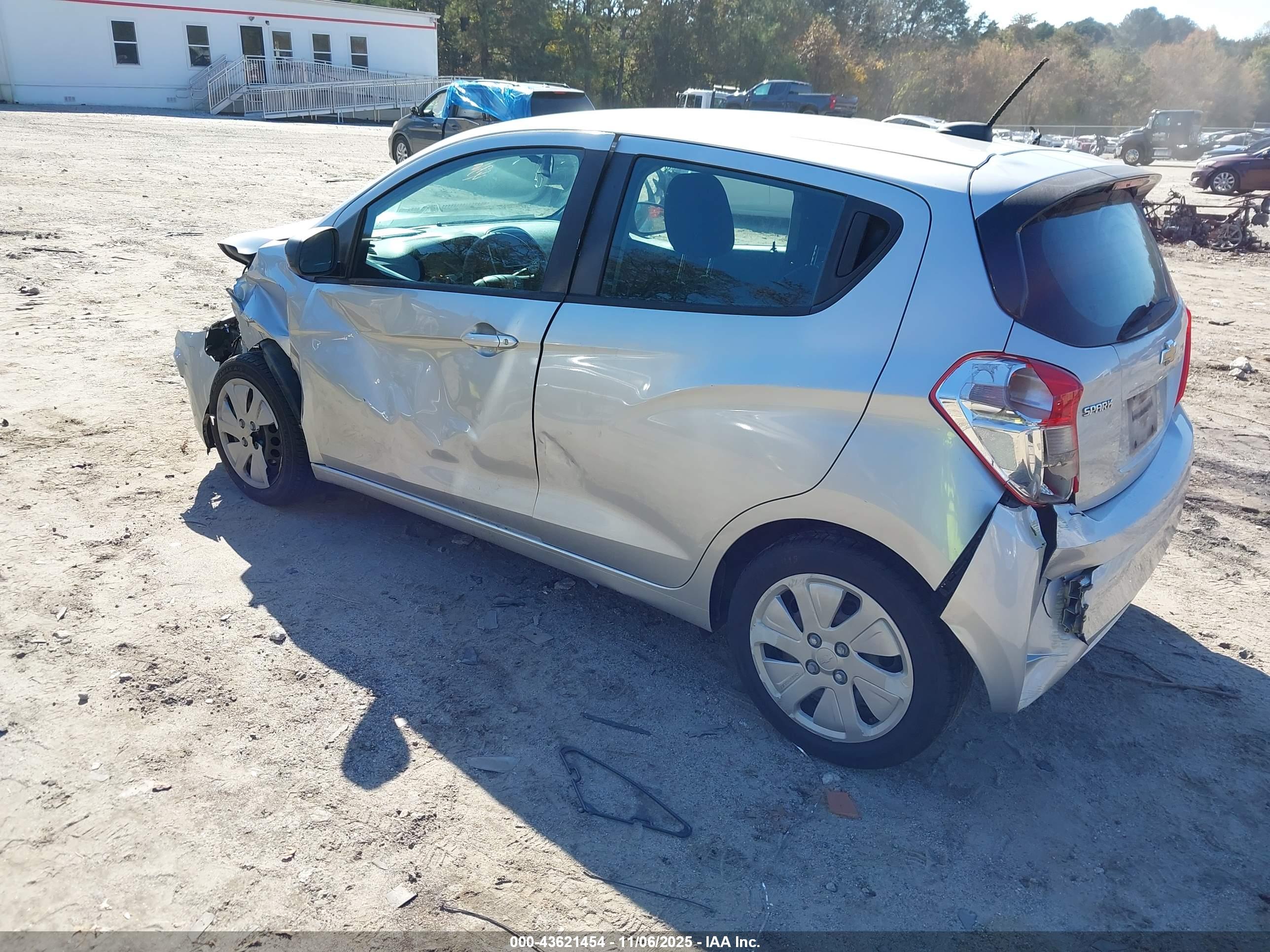 CHEVROLET SPARK image 3