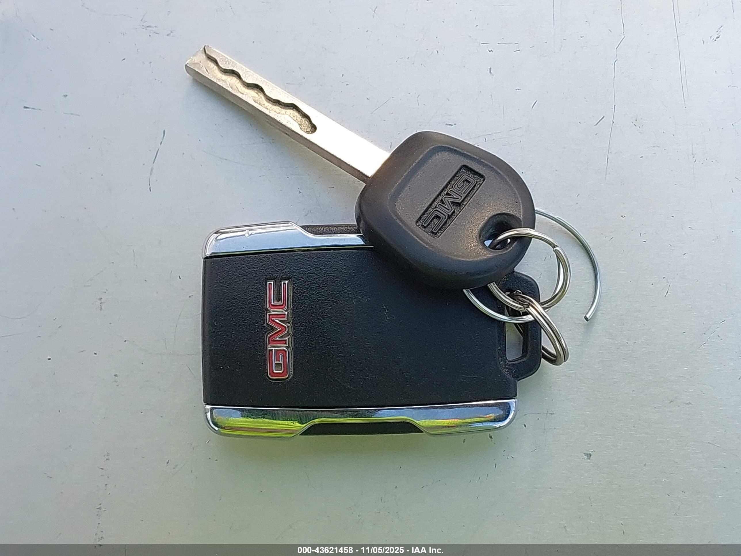 GMC SIERRA image 11