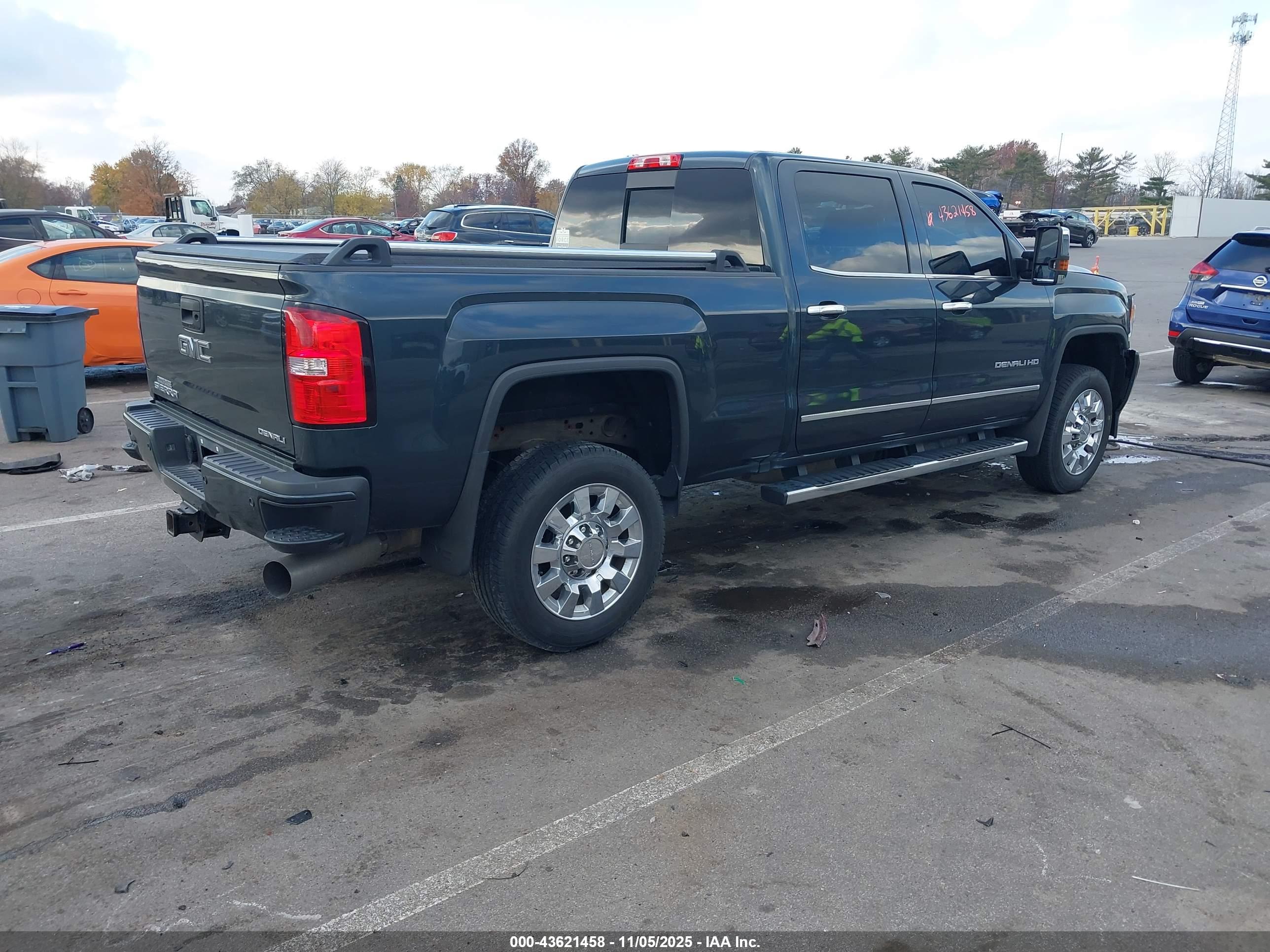 GMC SIERRA image 4