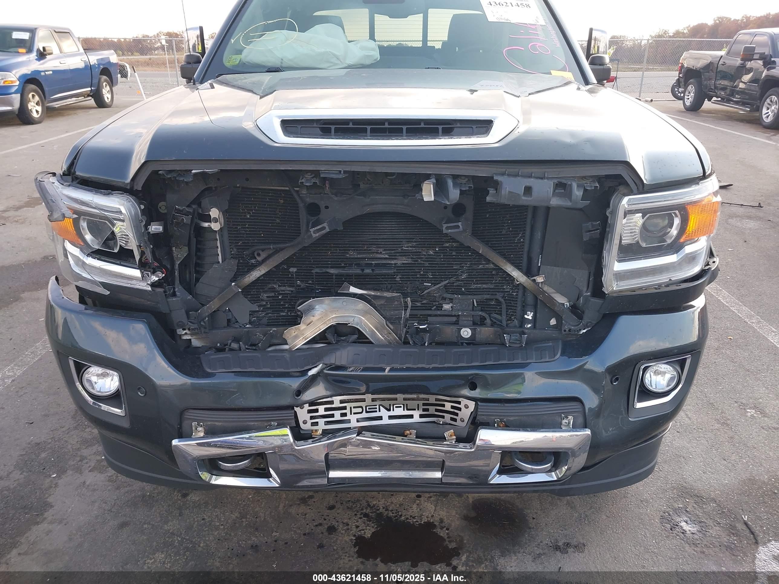 GMC SIERRA image 6
