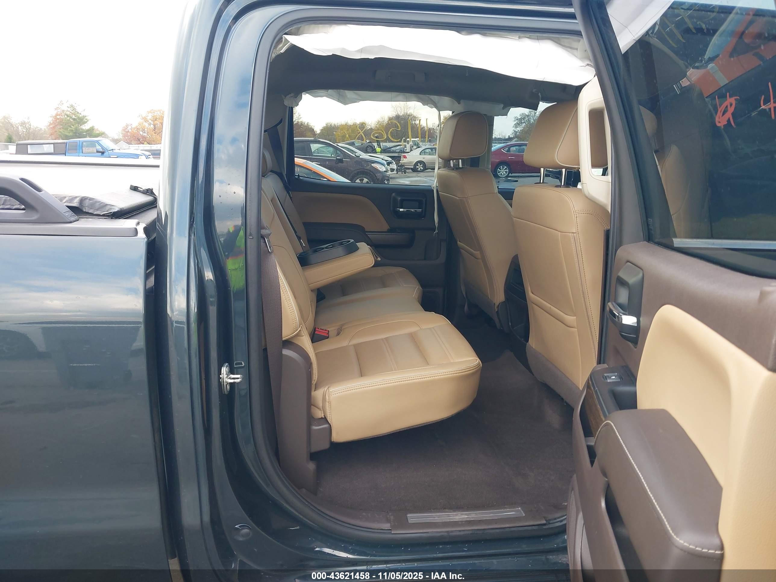 GMC SIERRA image 8