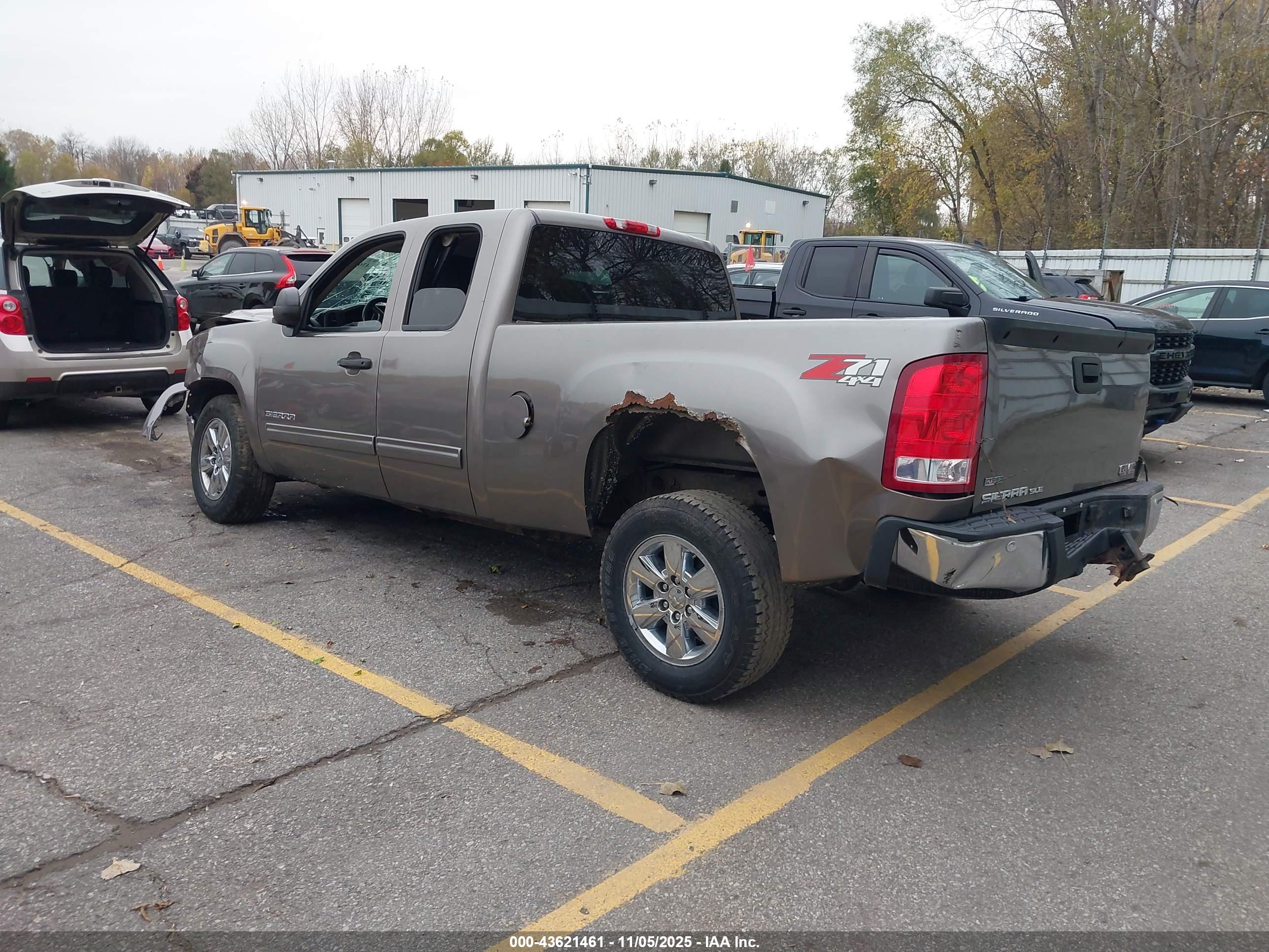 GMC SIERRA image 3
