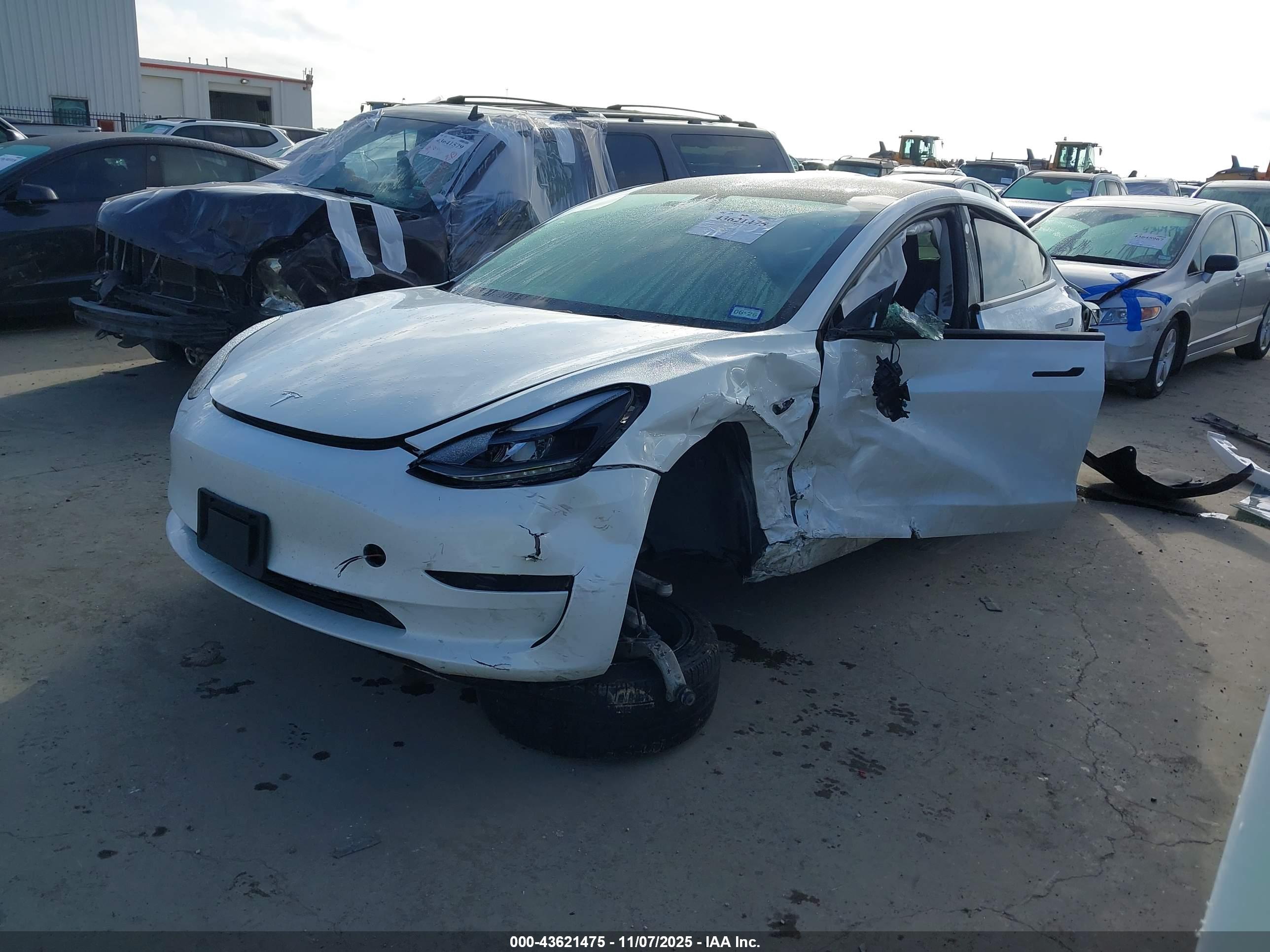 TESLA MODEL image 2