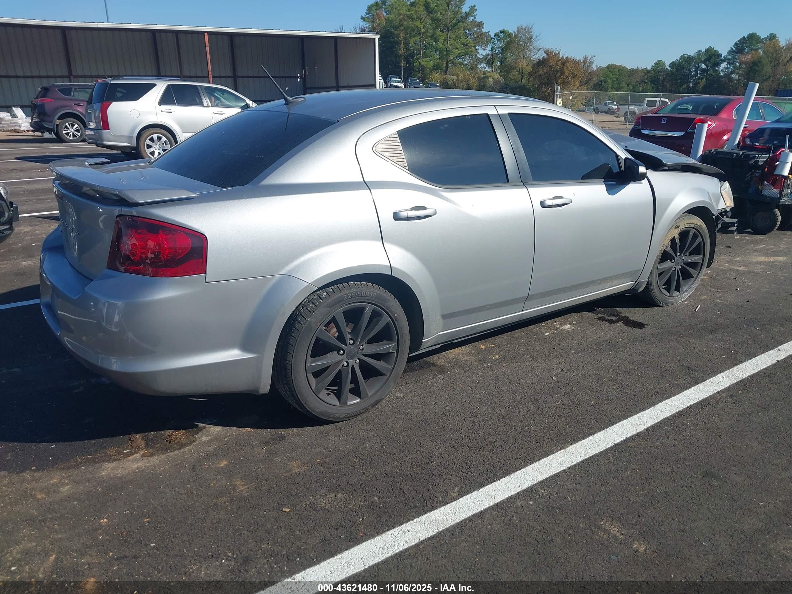DODGE AVENGER image 4
