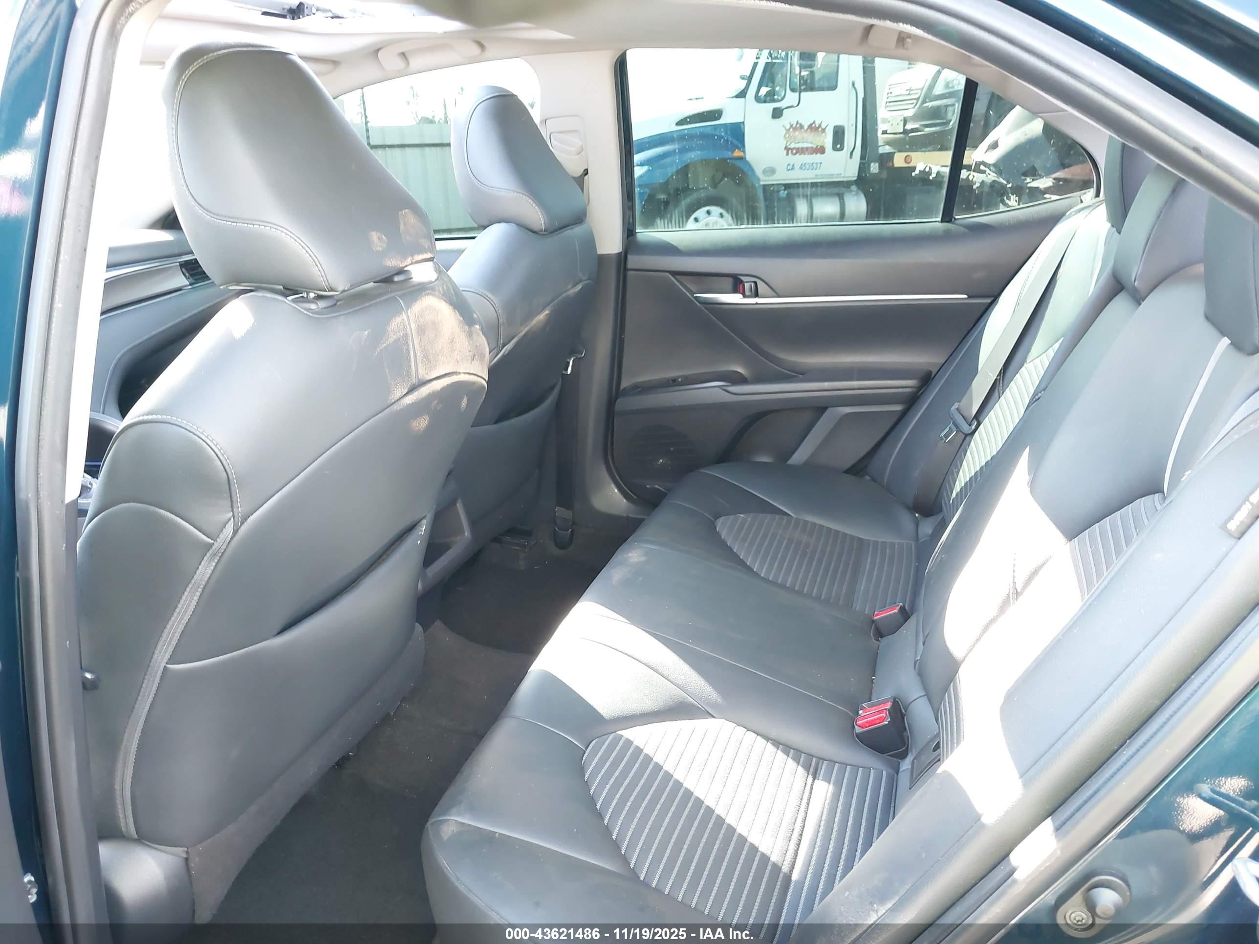 TOYOTA CAMRY image 8
