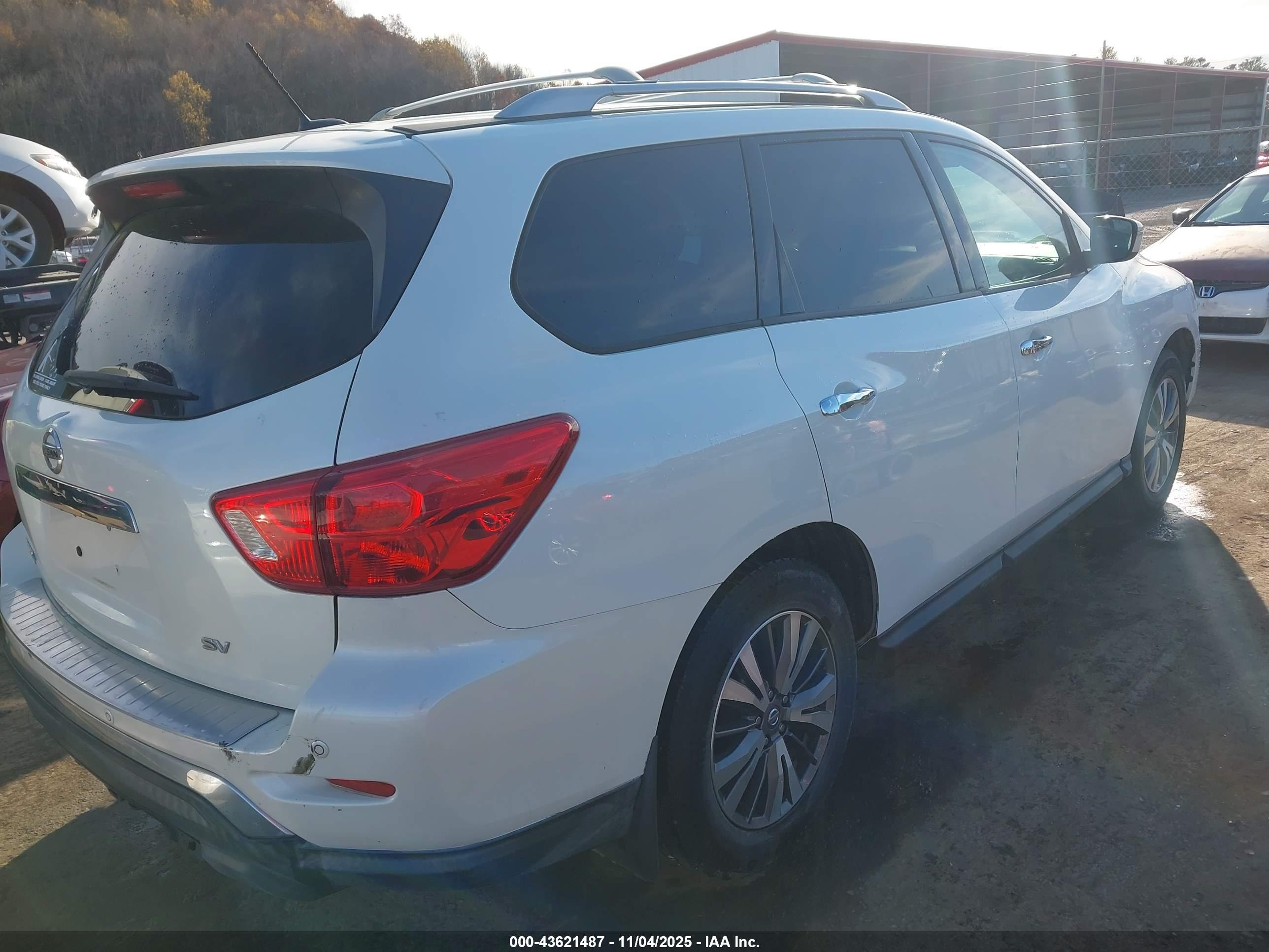 NISSAN PATHFINDER image 4