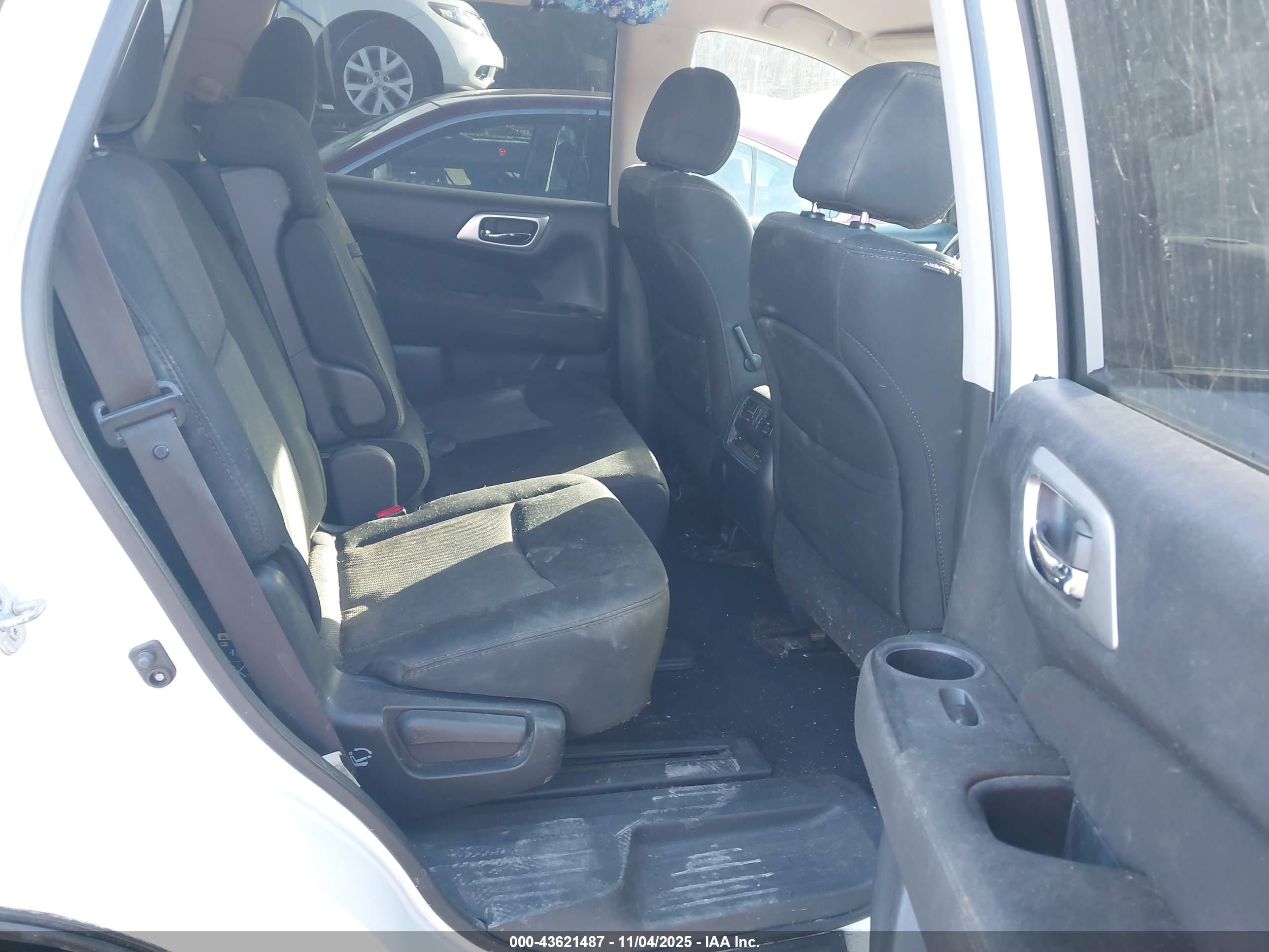NISSAN PATHFINDER image 8