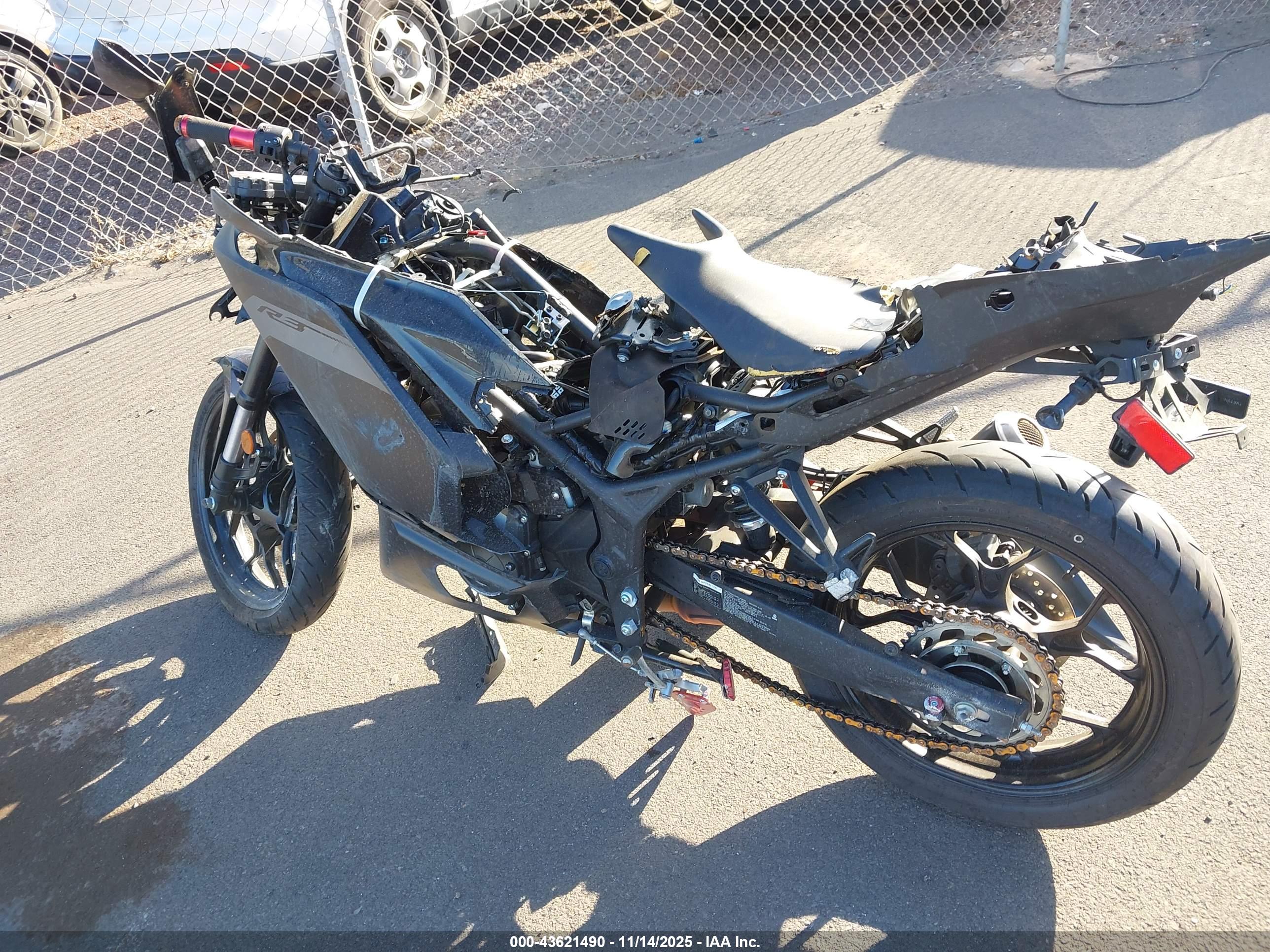 YAMAHA YFZ320 image 3