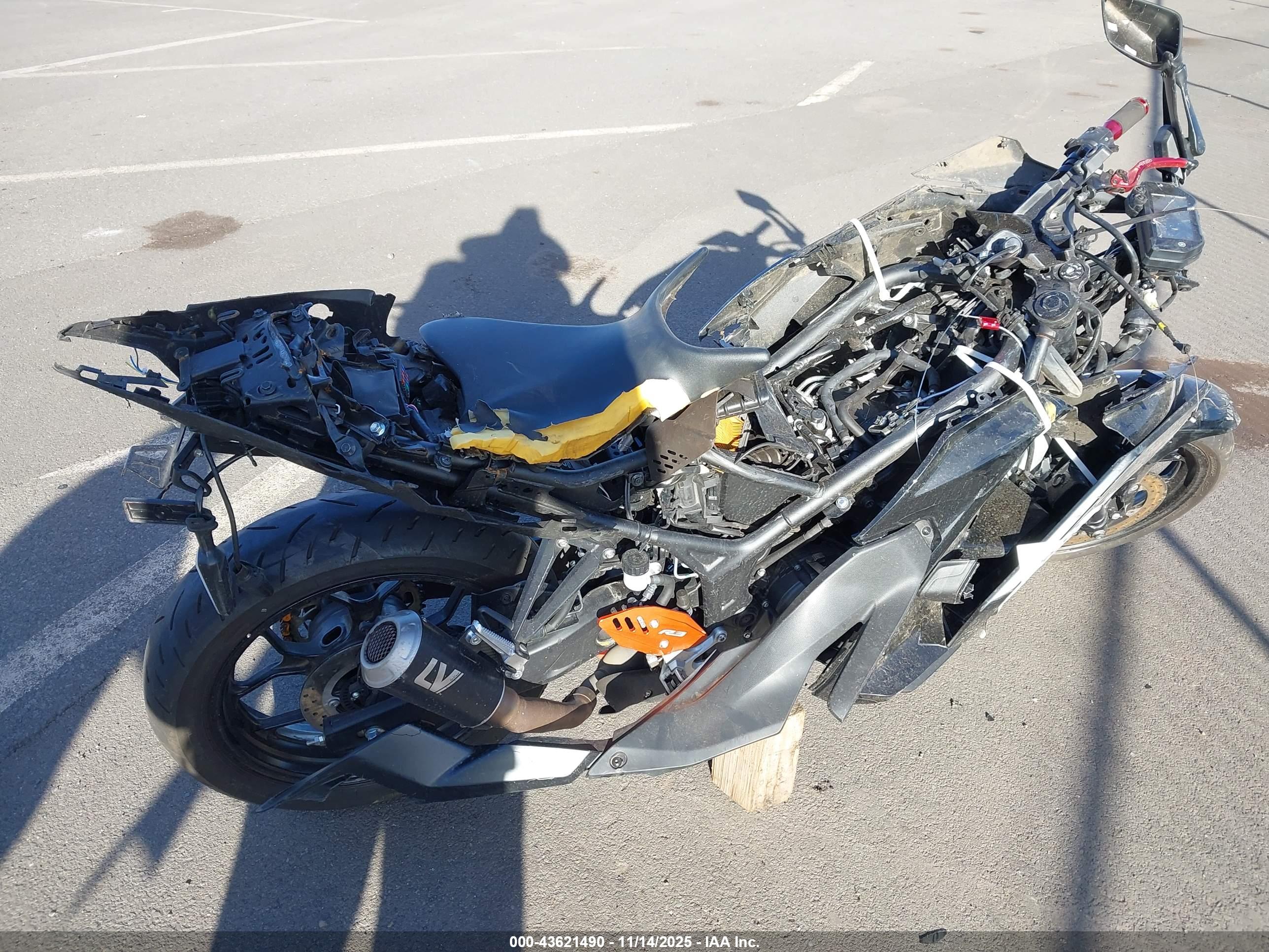 YAMAHA YFZ320 image 4
