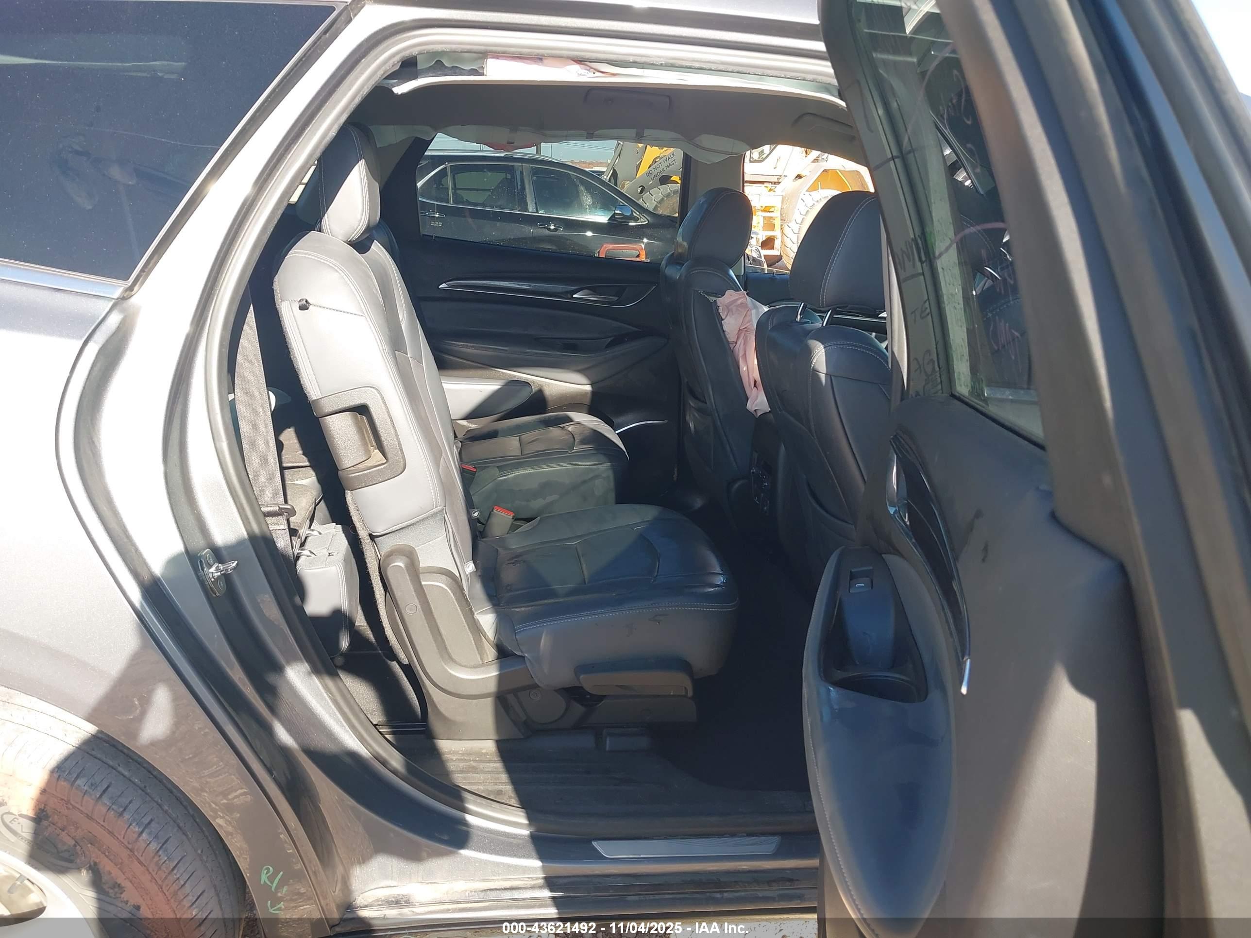 BUICK ENCLAVE image 8