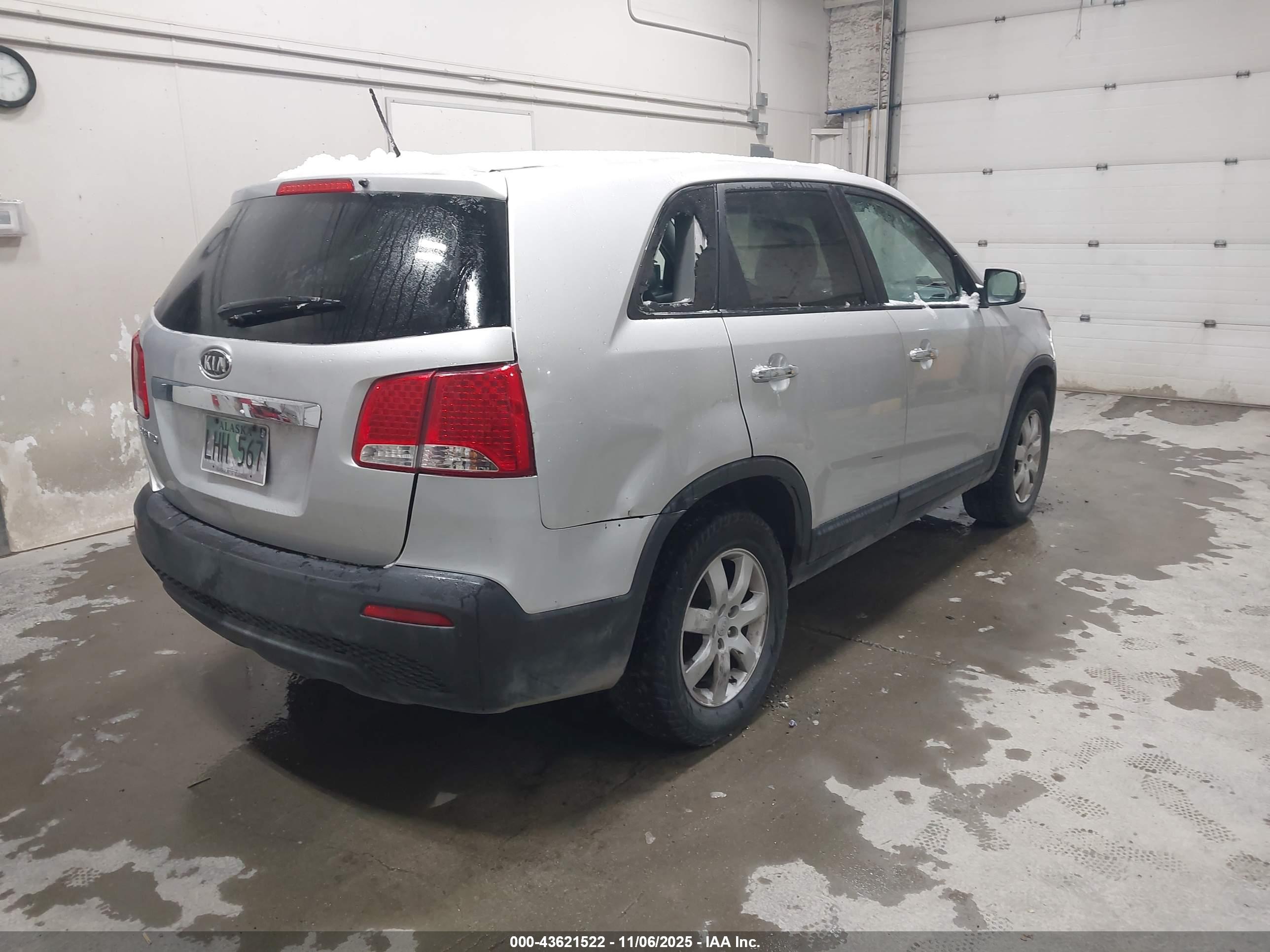 KIA SORENTO image 4