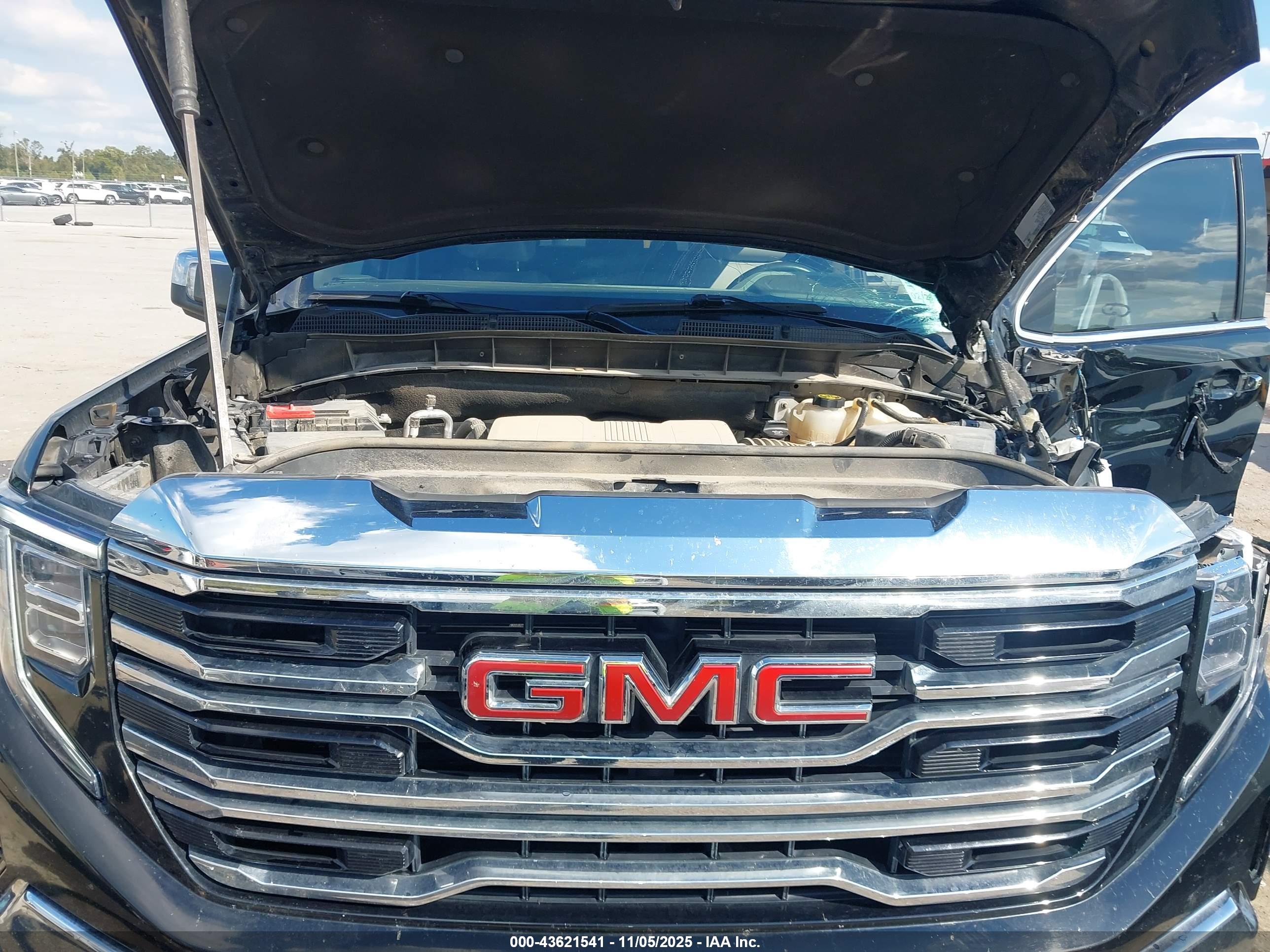 GMC SIERRA image 10
