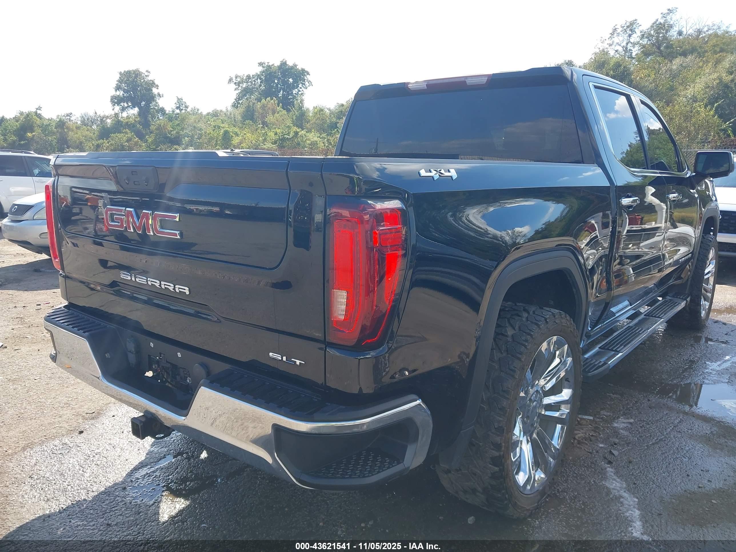 GMC SIERRA image 4