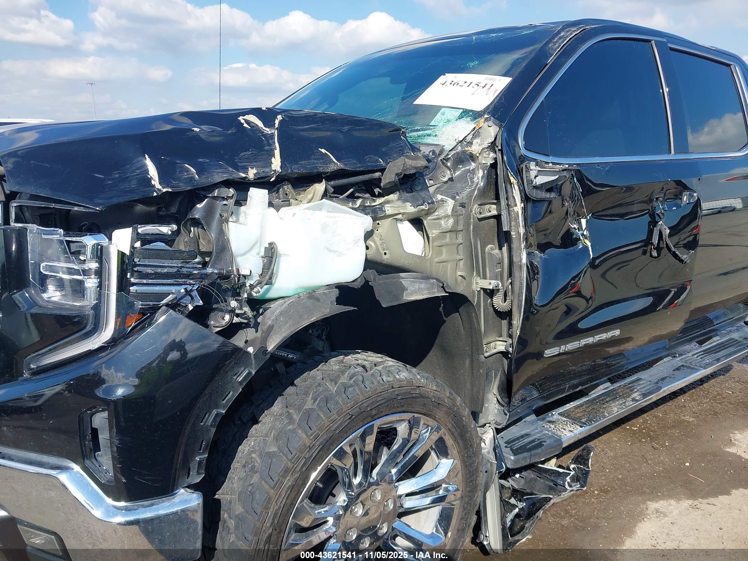 GMC SIERRA image 6