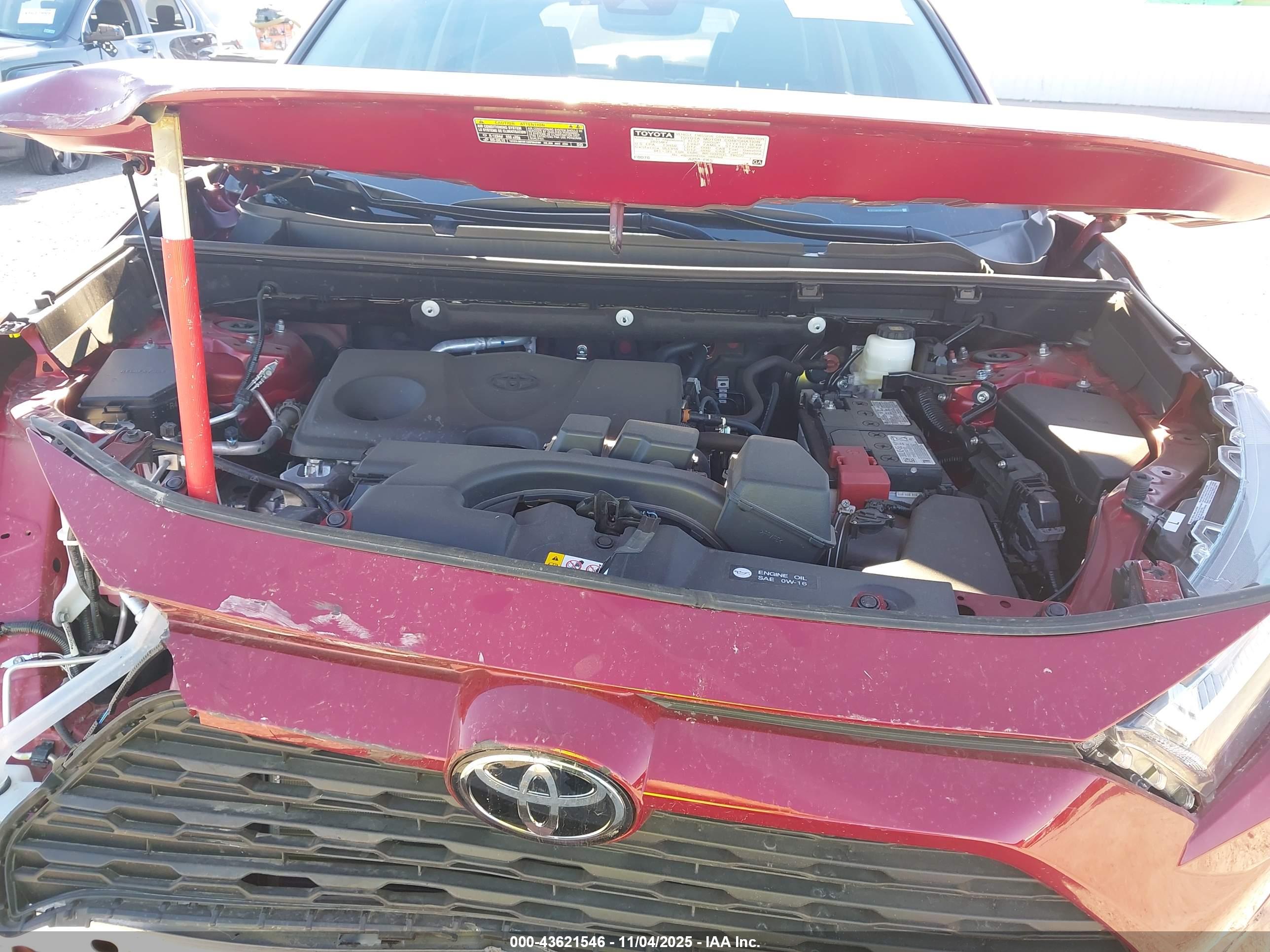 TOYOTA RAV4 image 10