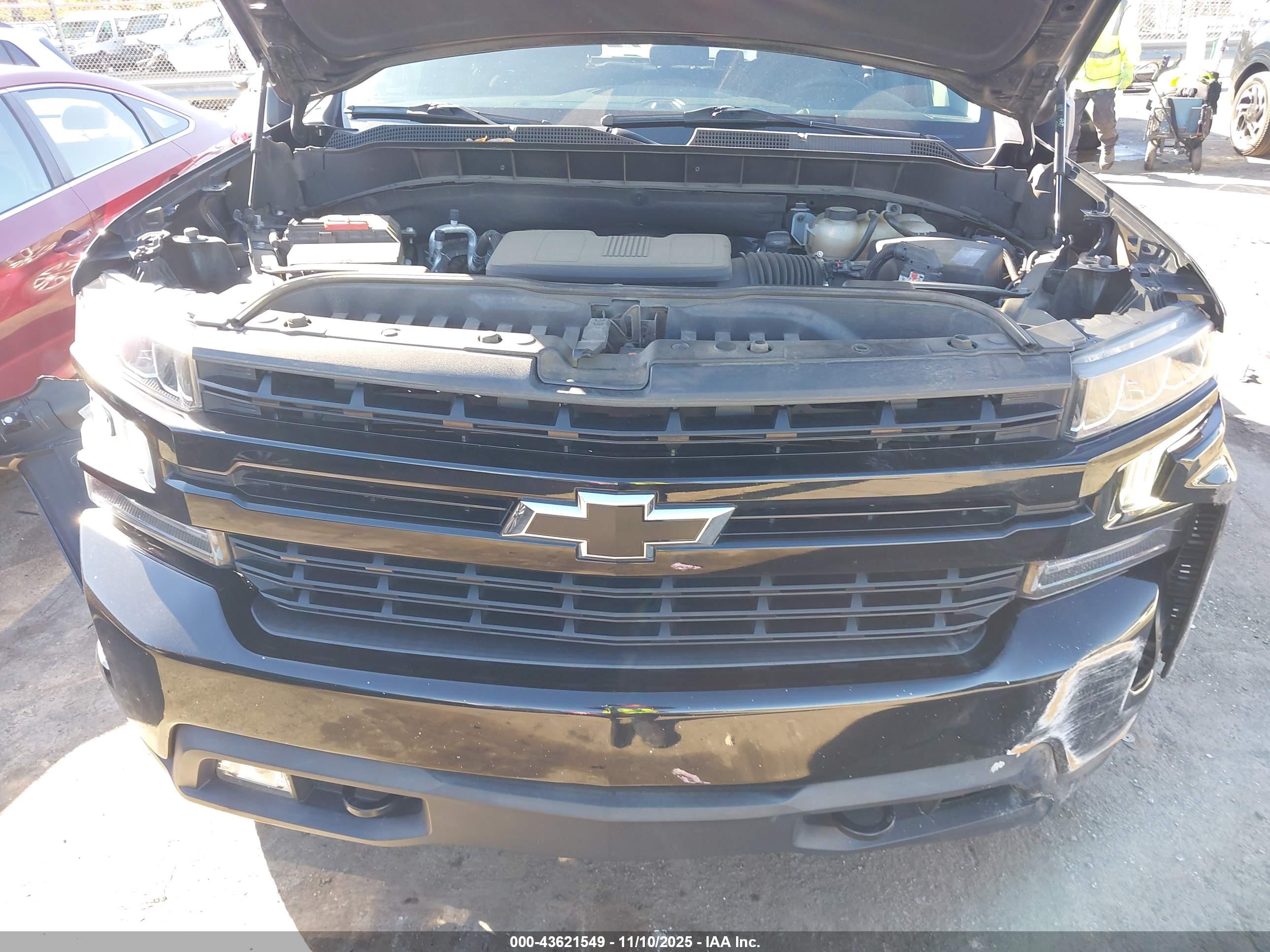 CHEVROLET SILVERADO image 10