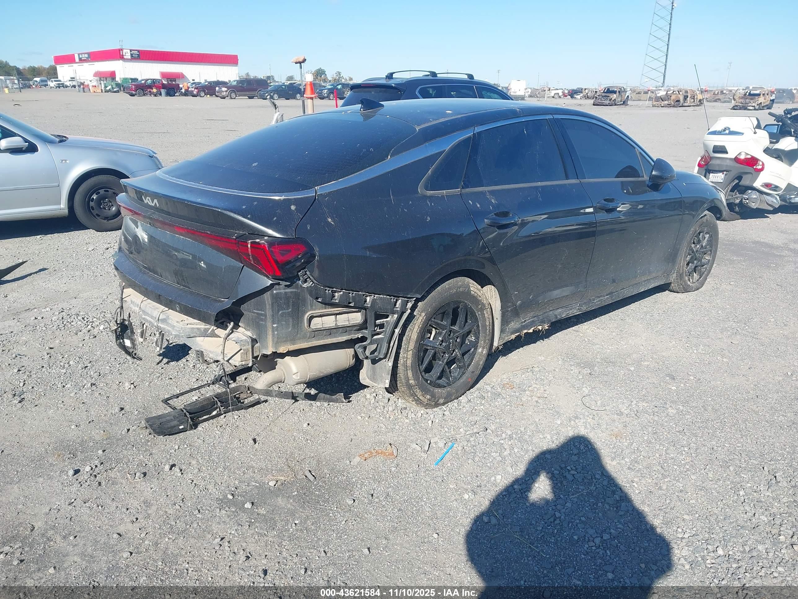 KIA K5 image 4