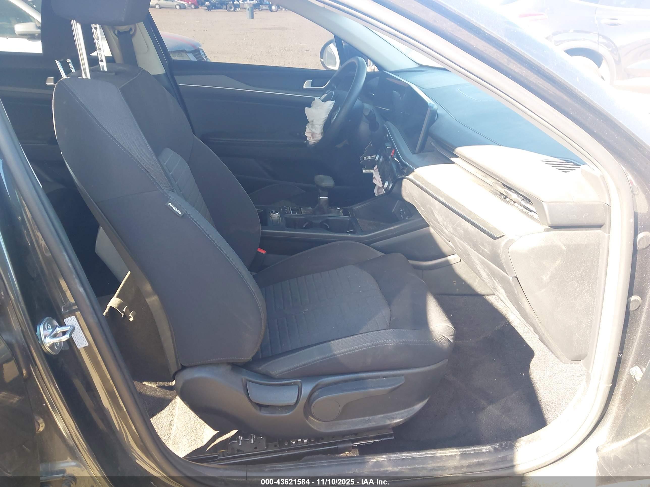 KIA K5 image 5