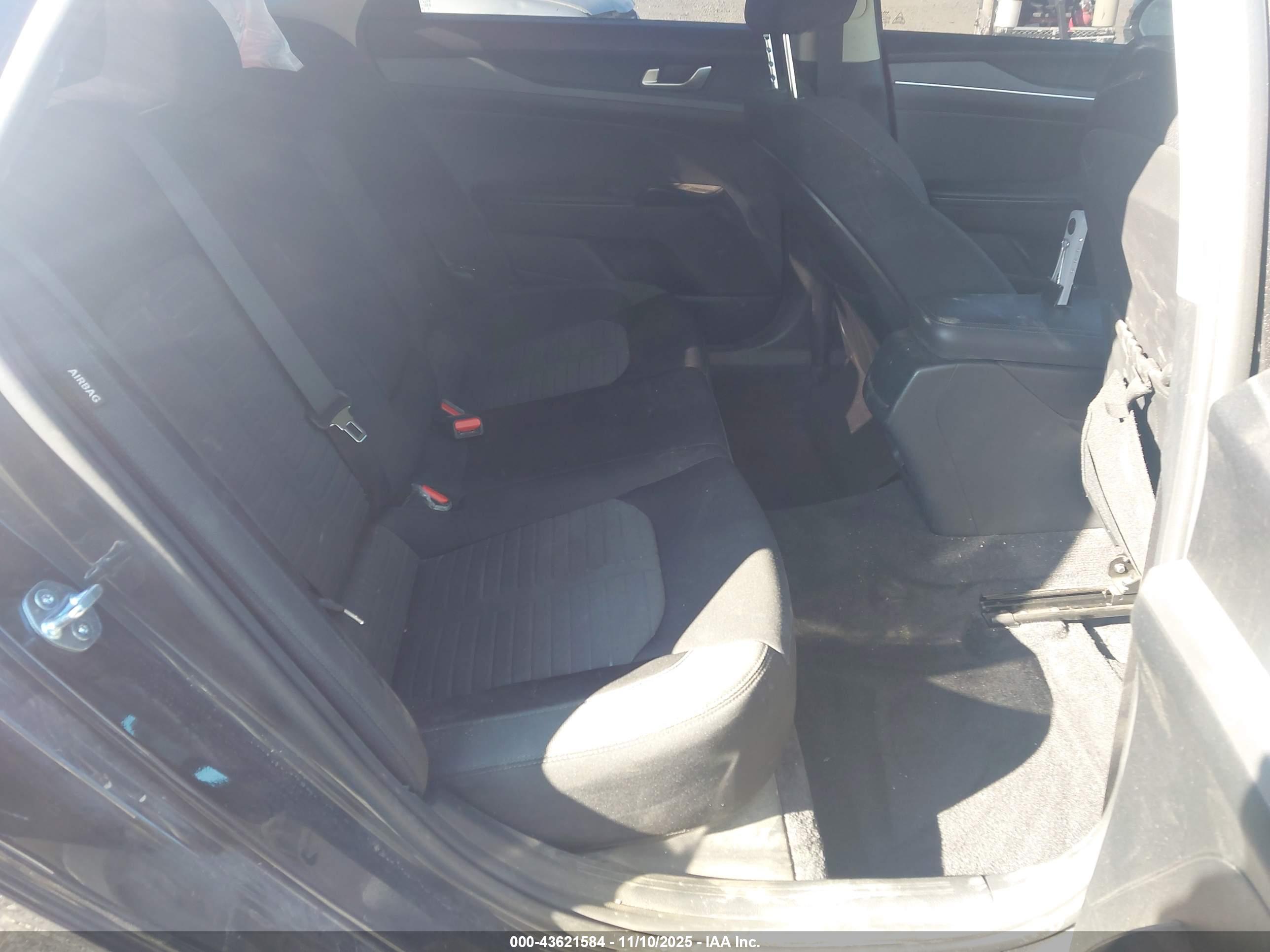 KIA K5 image 8