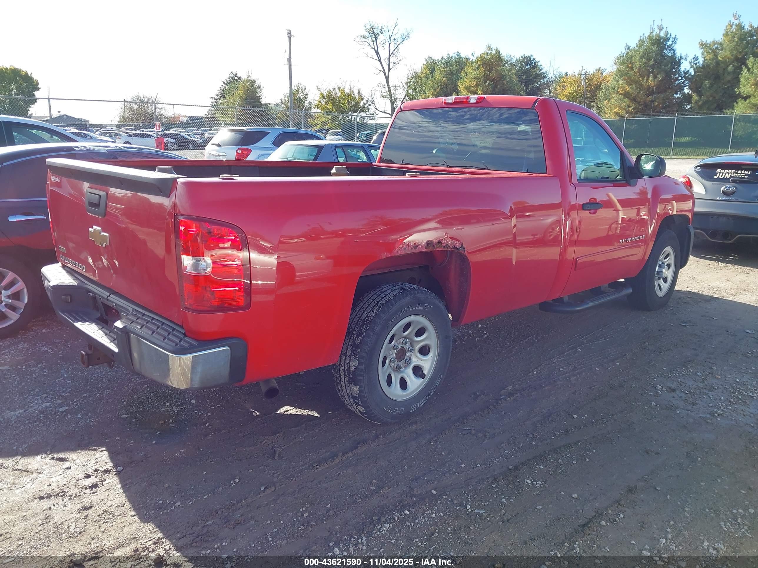 CHEVROLET SILVERADO image 4