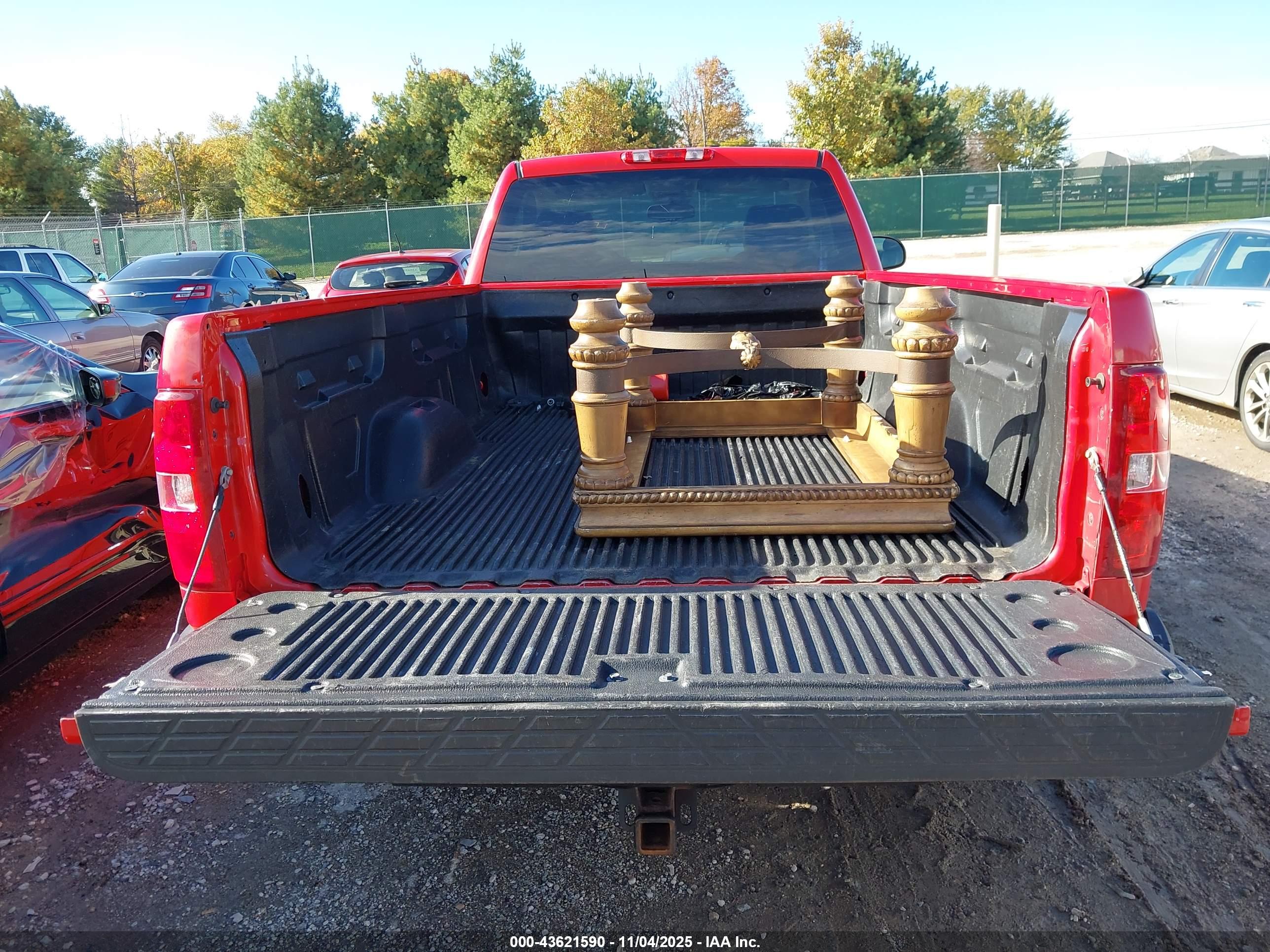 CHEVROLET SILVERADO image 8
