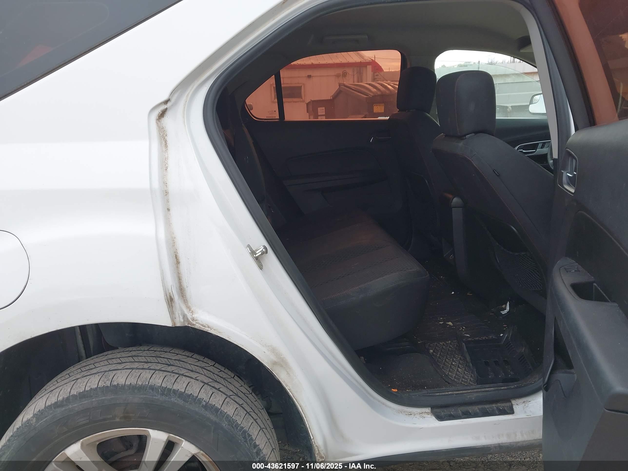 CHEVROLET EQUINOX image 8