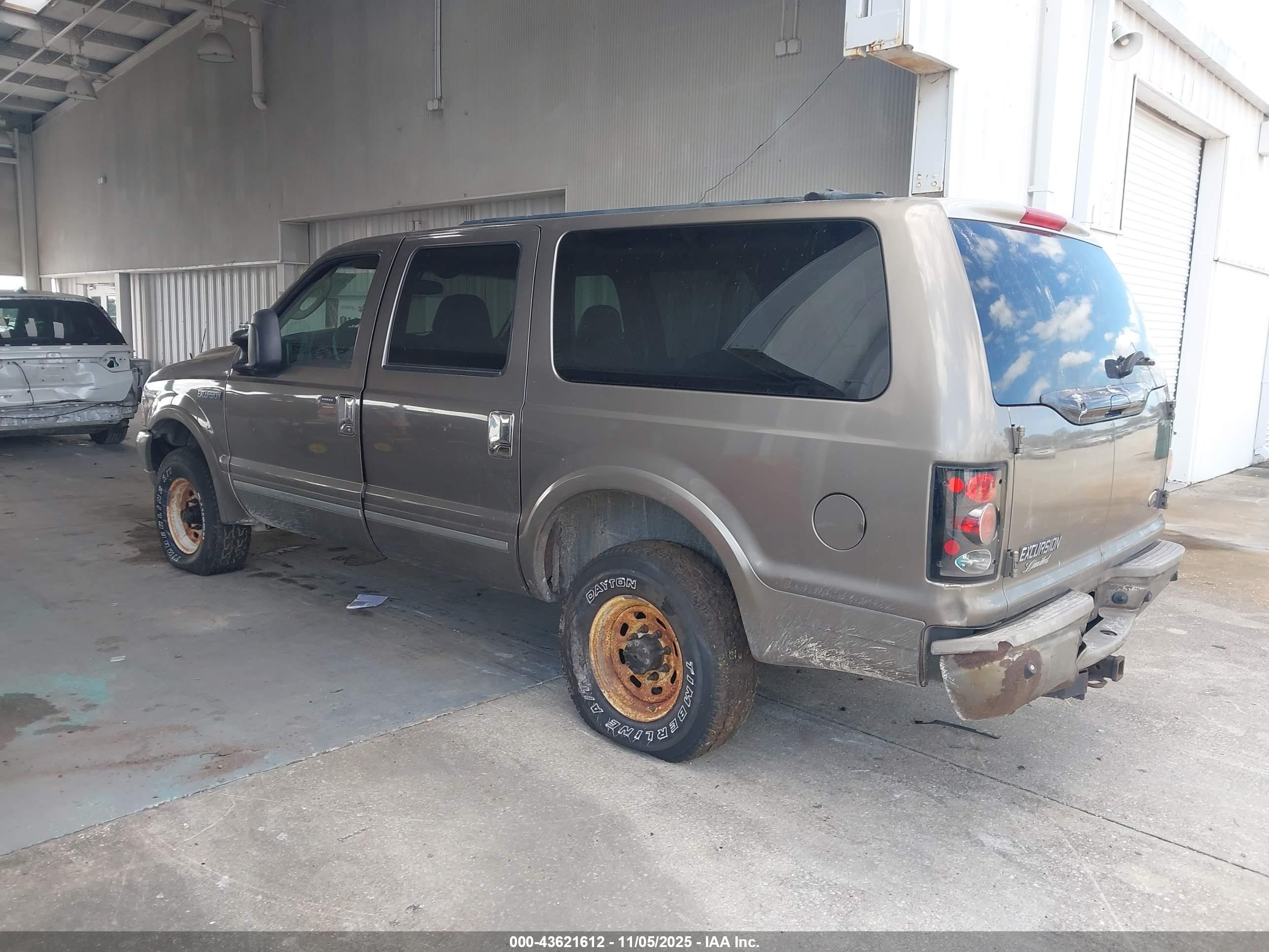 FORD EXCURSION image 3