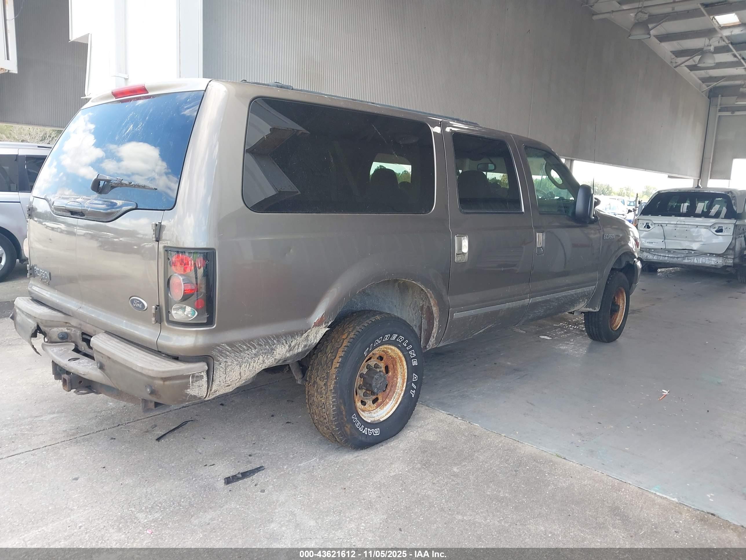 FORD EXCURSION image 4