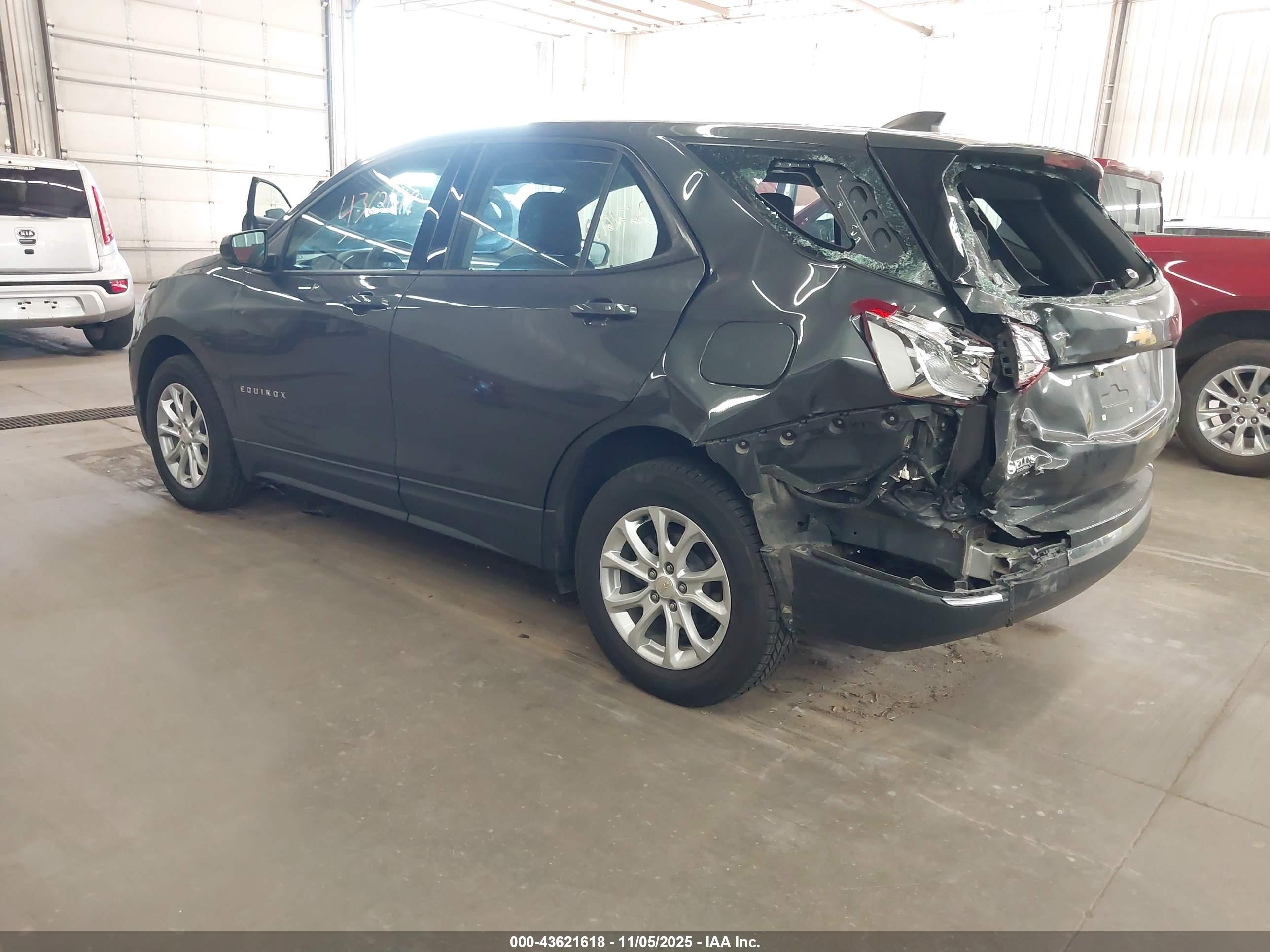 CHEVROLET EQUINOX image 3