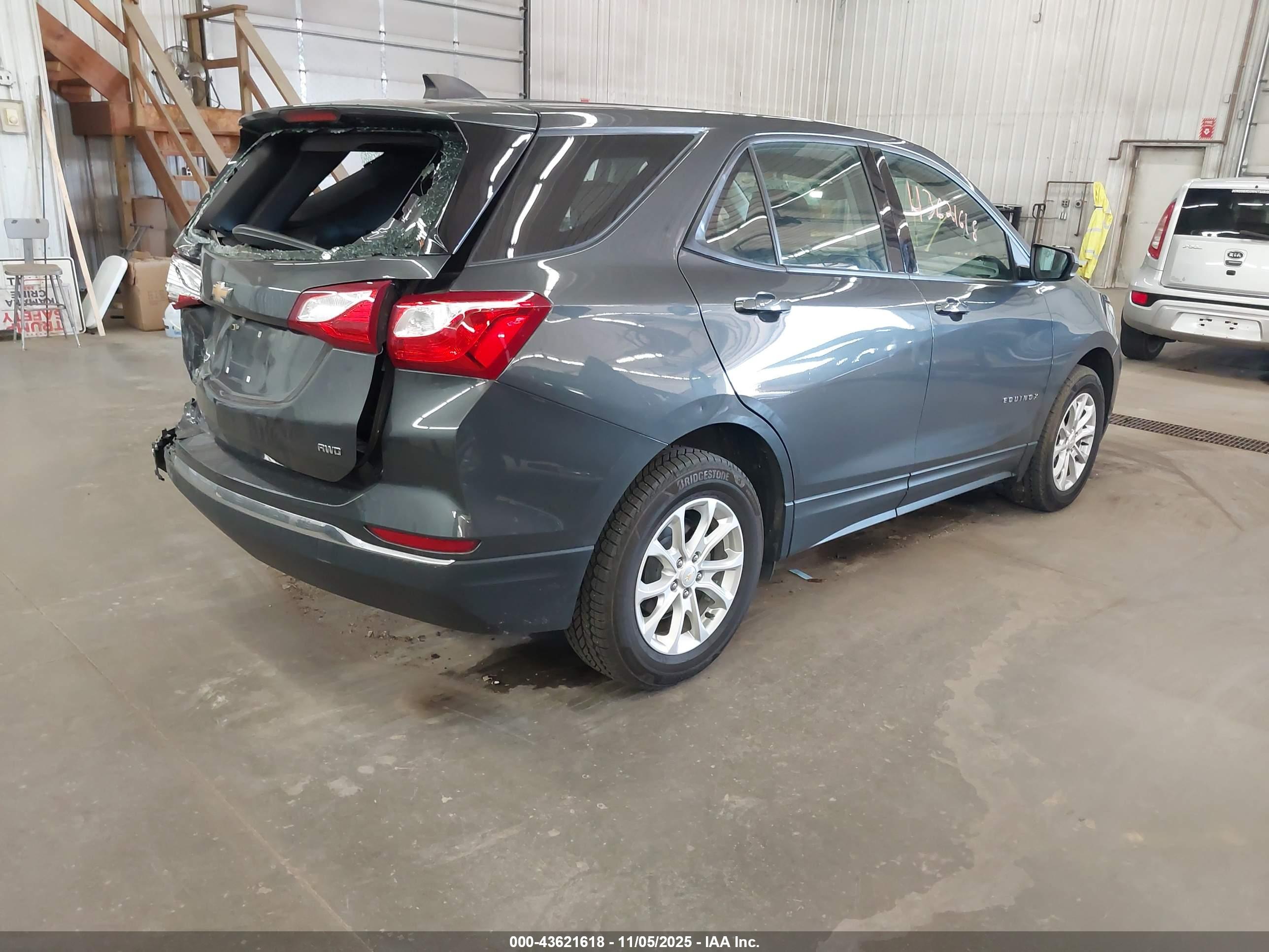 CHEVROLET EQUINOX image 4