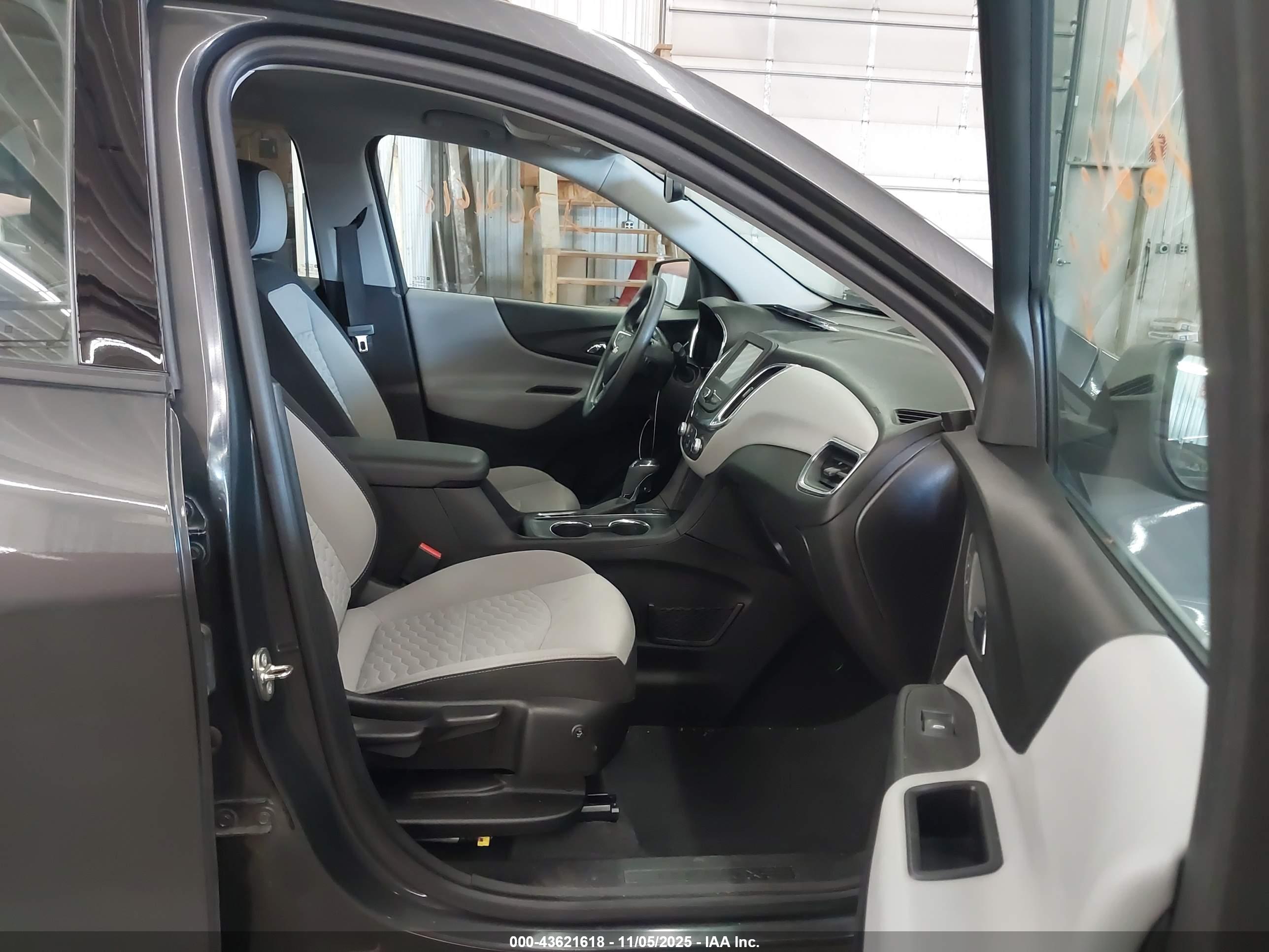 CHEVROLET EQUINOX image 5