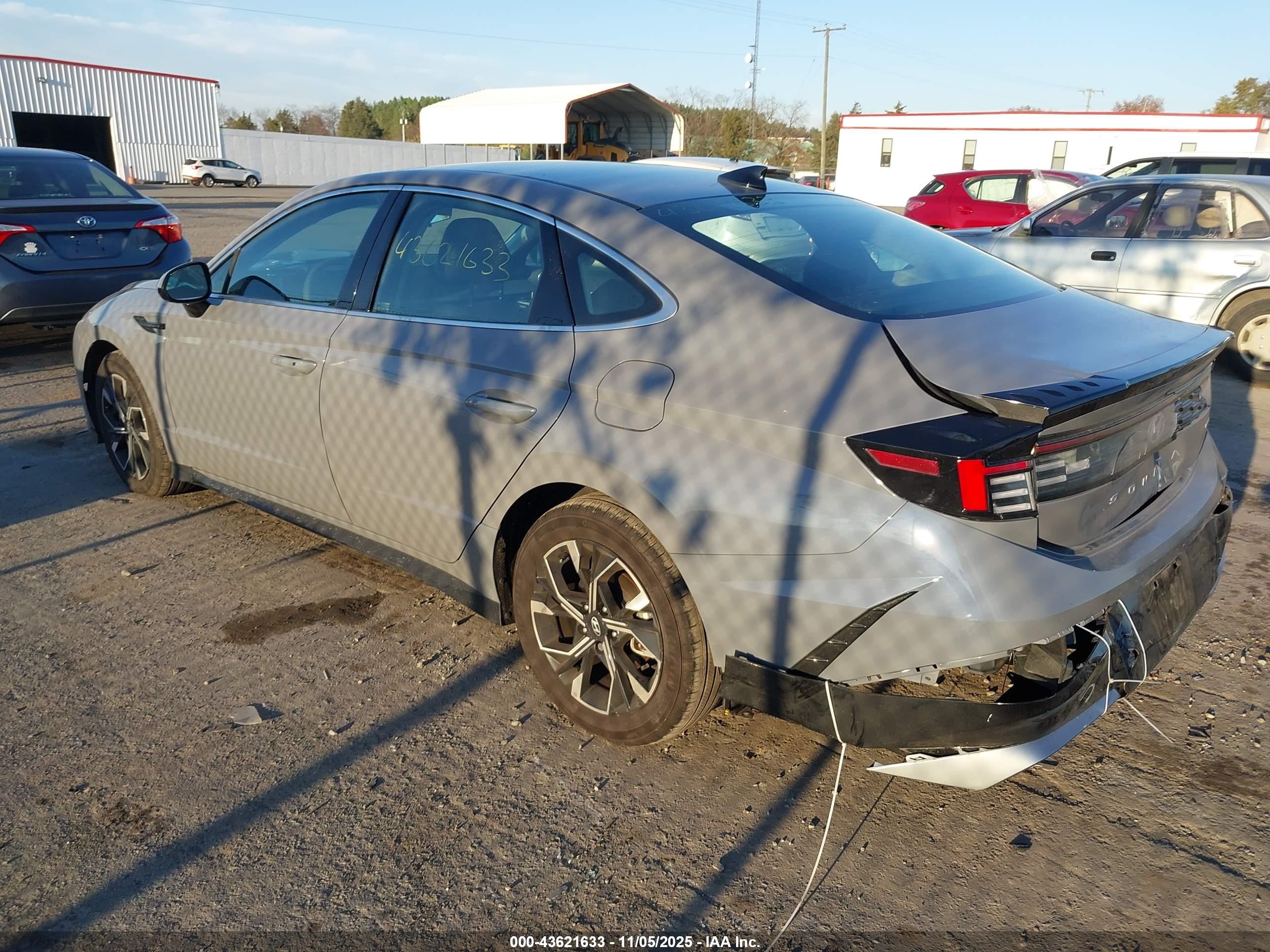 HYUNDAI SONATA image 3