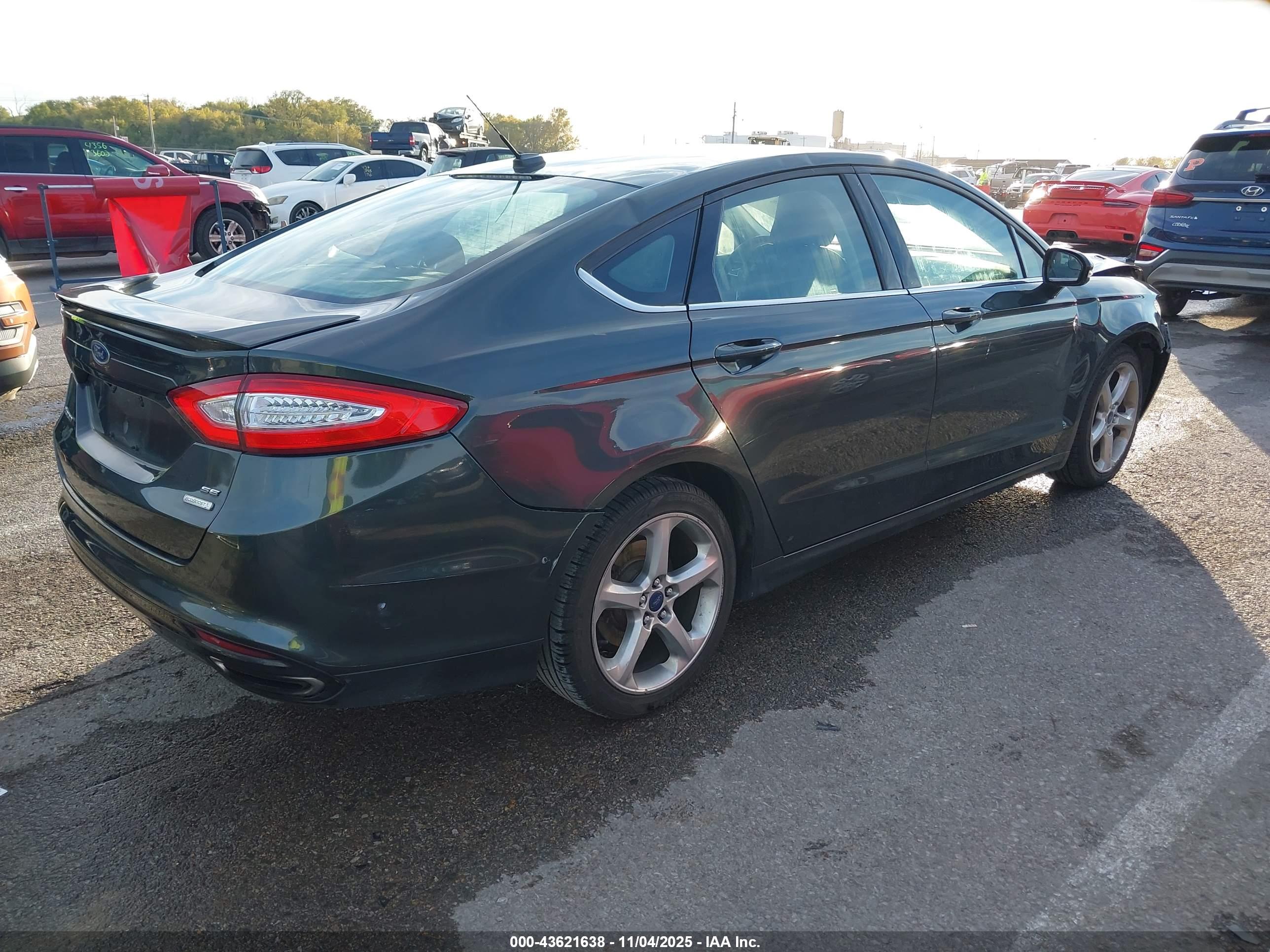 FORD FUSION image 4