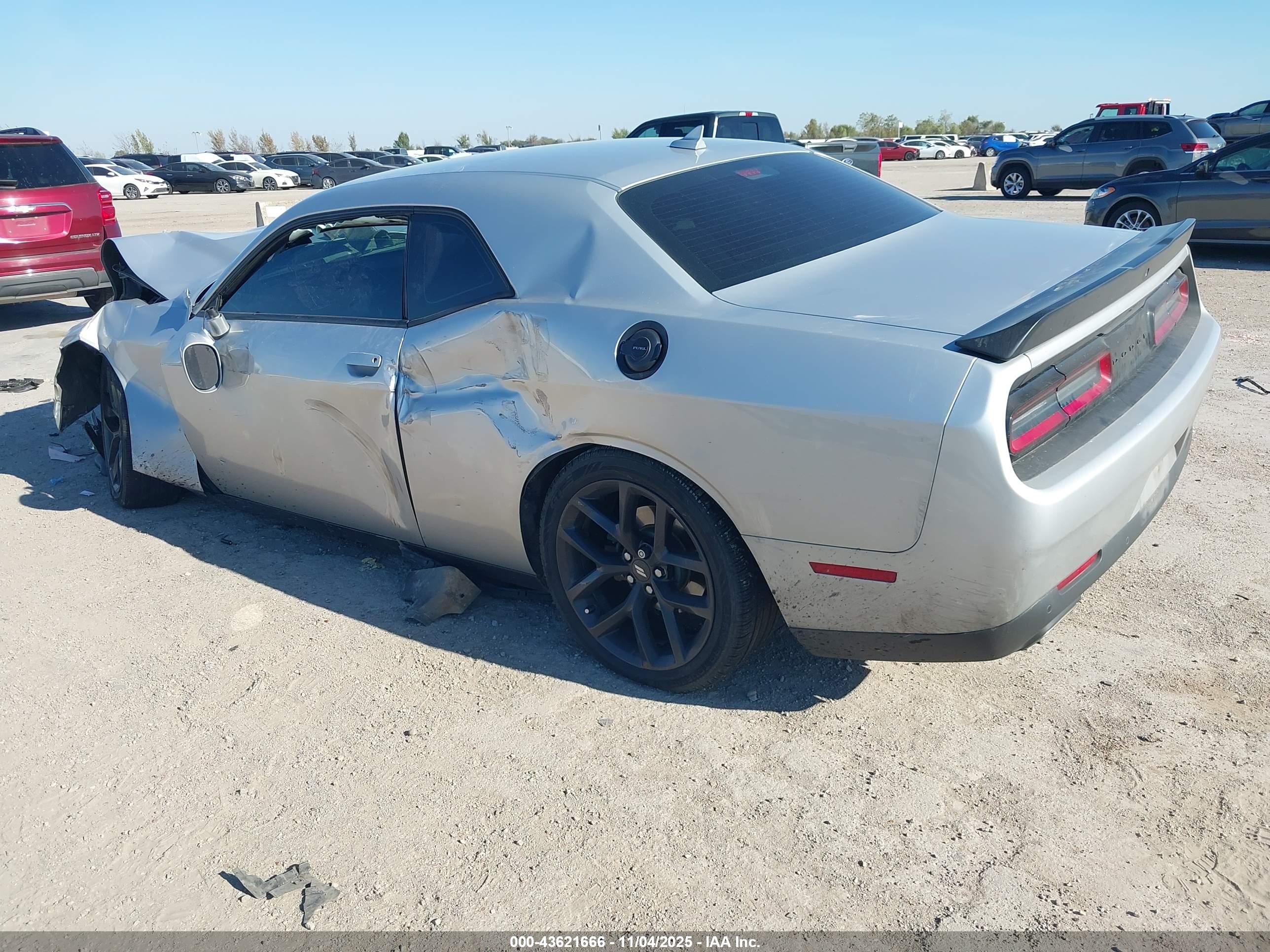 DODGE CHALLENGER image 3