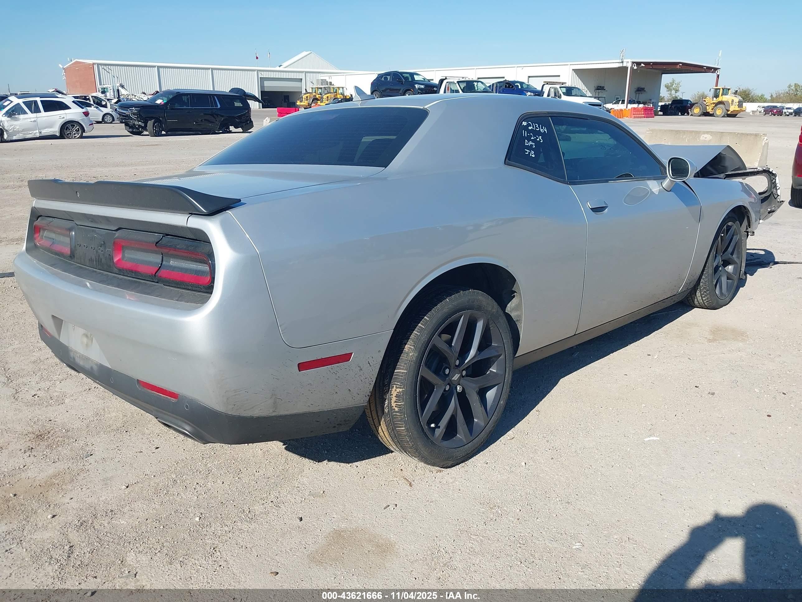 DODGE CHALLENGER image 4