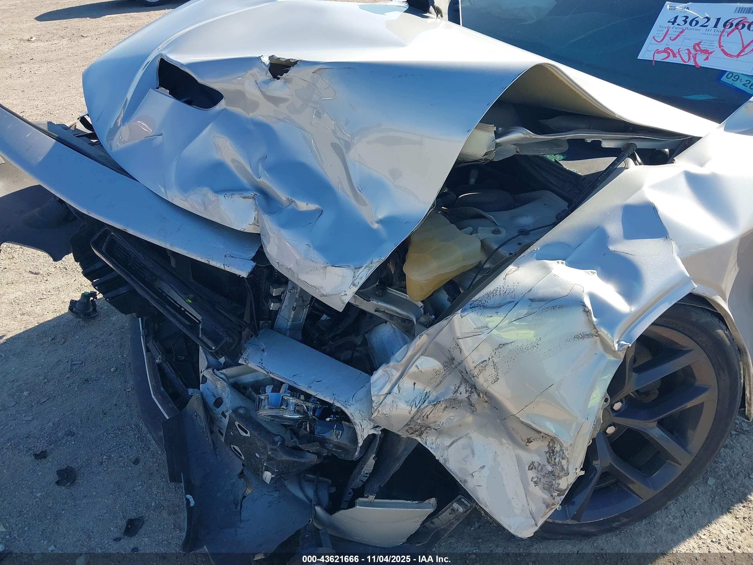 DODGE CHALLENGER image 6