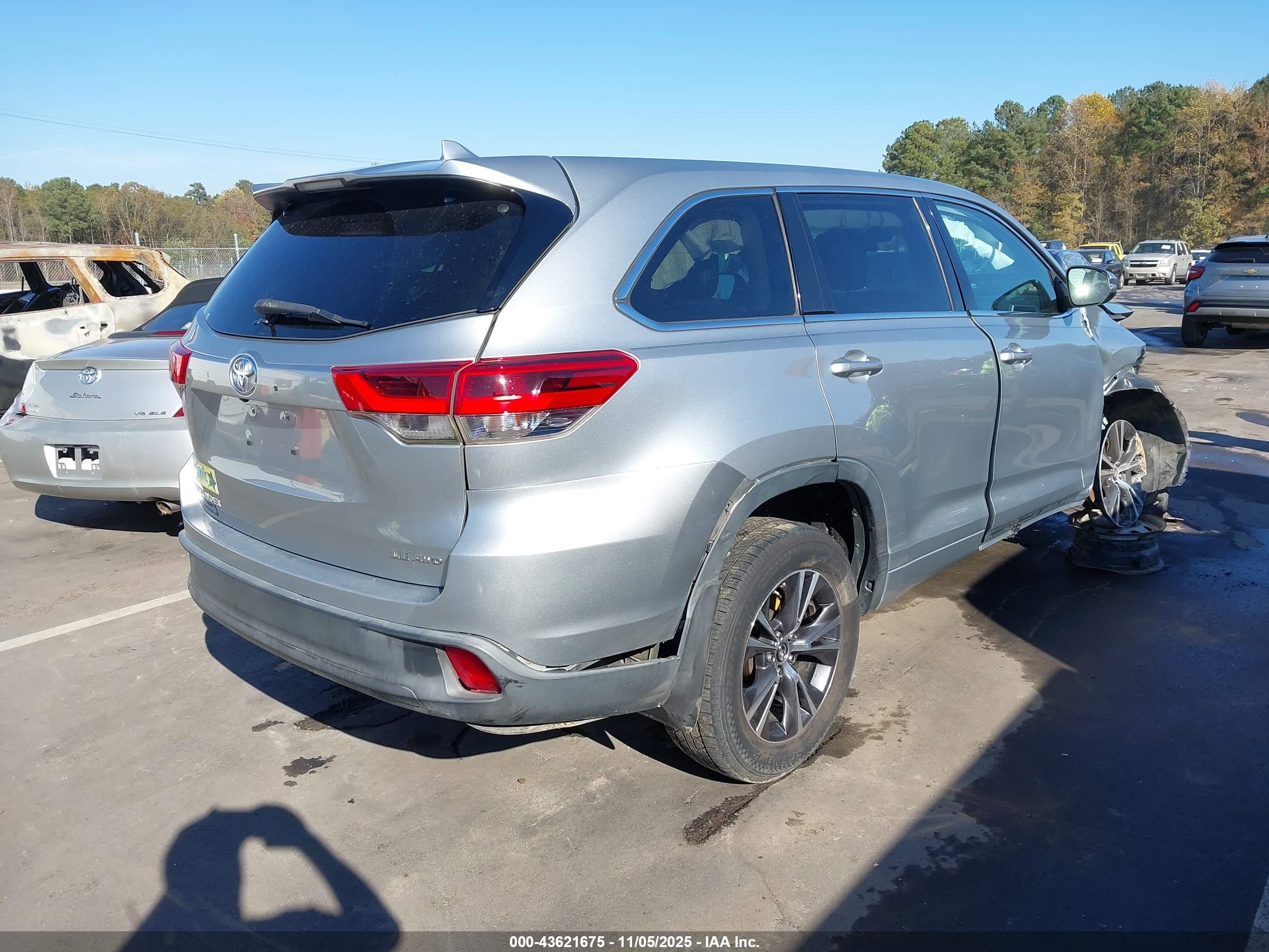 TOYOTA HIGHLANDER image 4