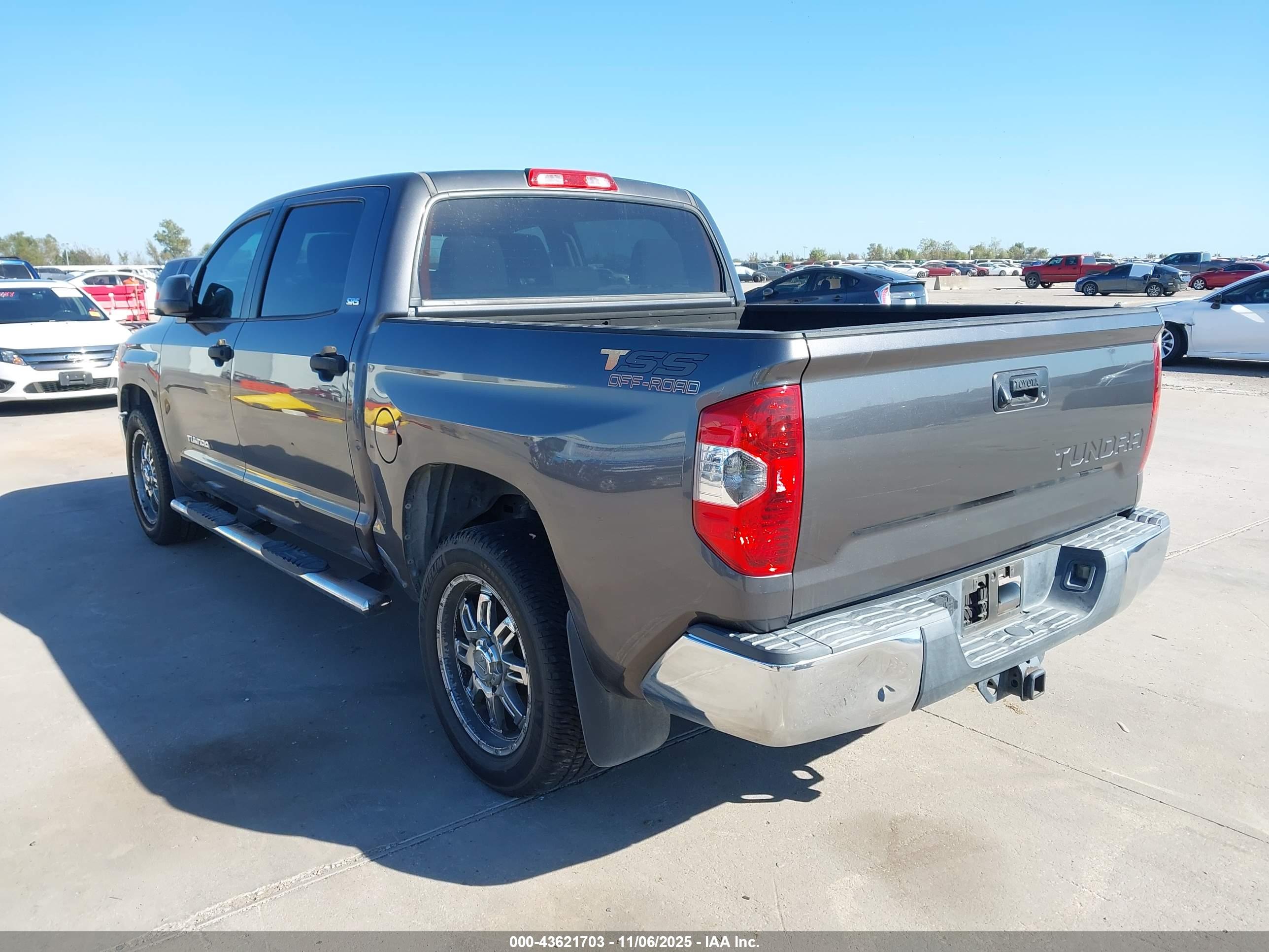 TOYOTA TUNDRA image 3