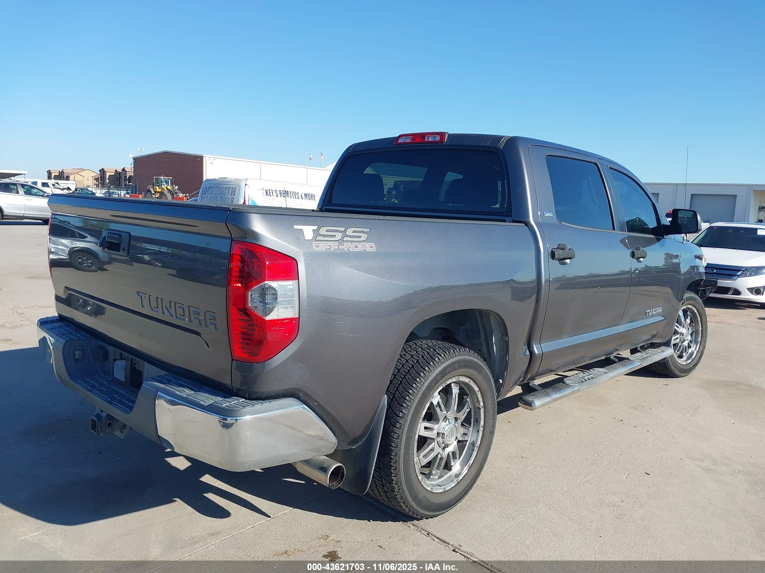 TOYOTA TUNDRA image 4