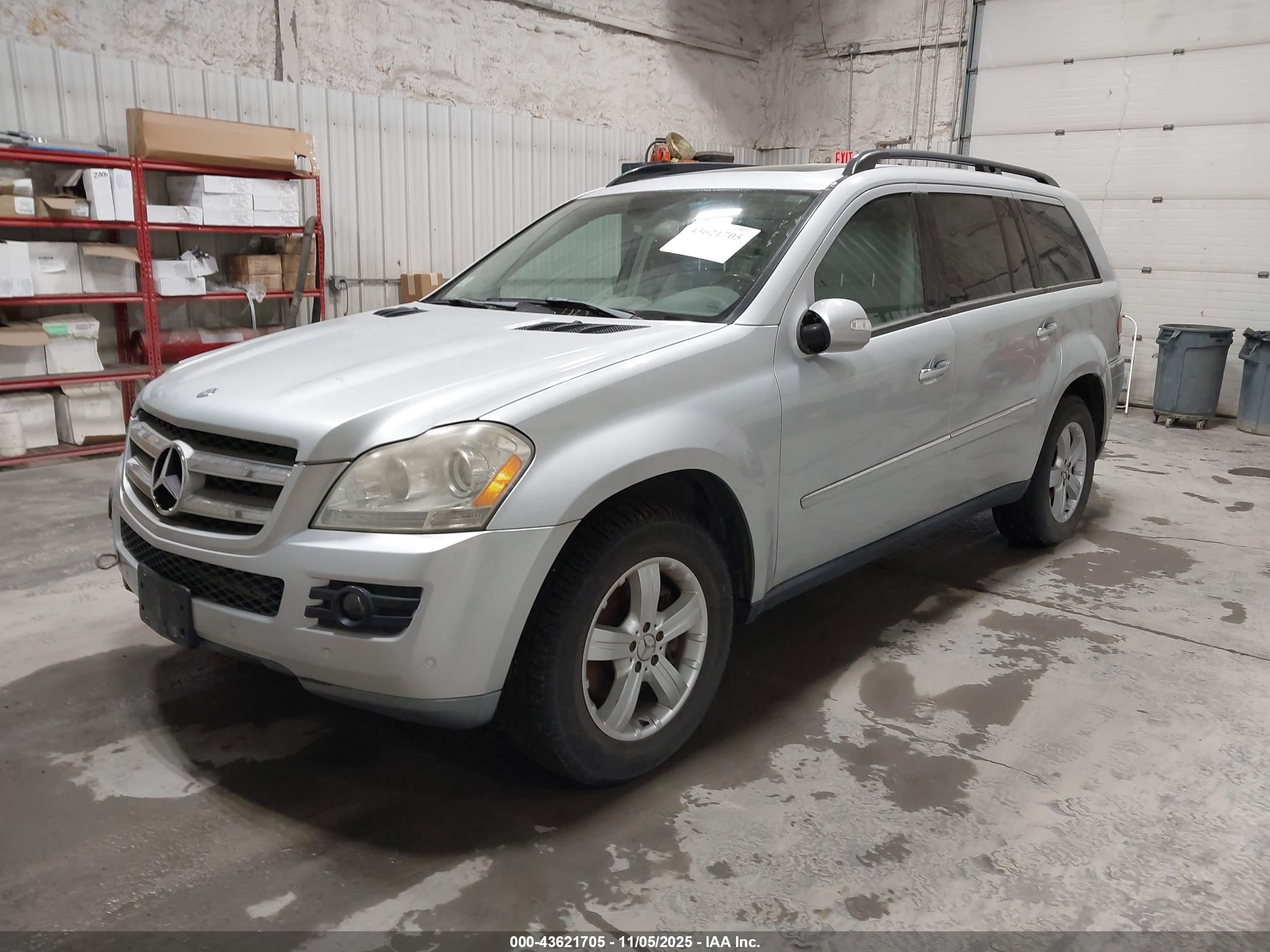 MERCEDES-BENZ GL image 2