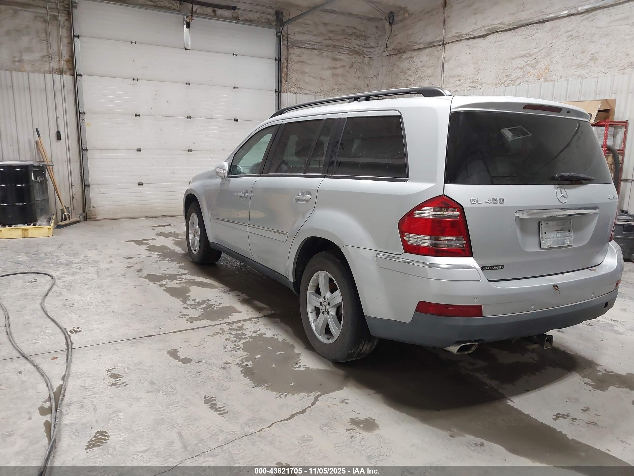 MERCEDES-BENZ GL image 3