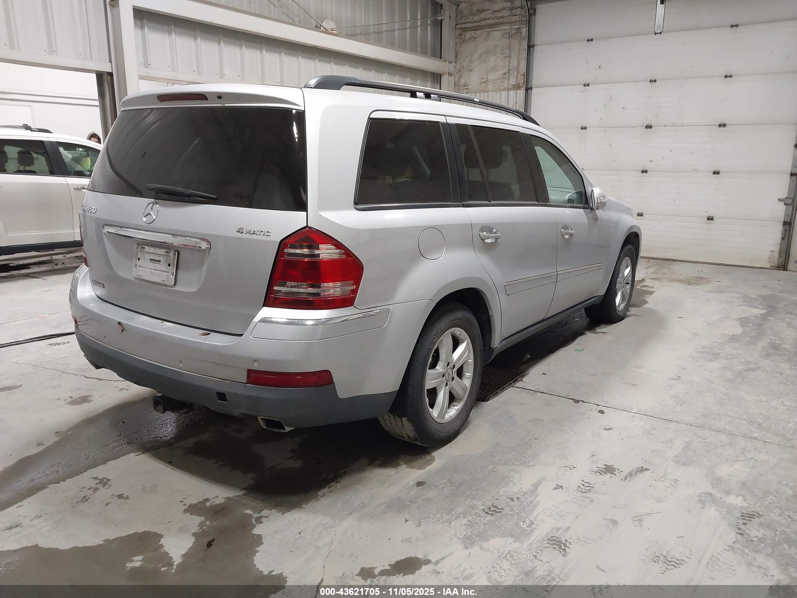 MERCEDES-BENZ GL image 4